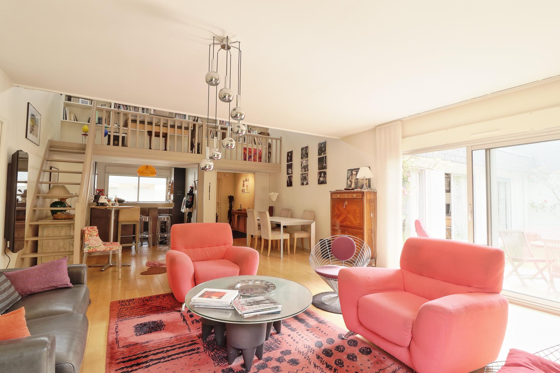 Photo 6 of the listing.