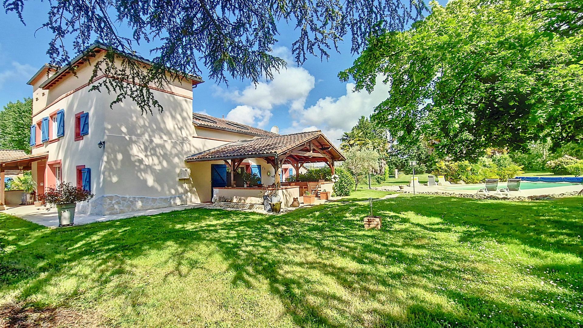 Photo 6 of the listing.