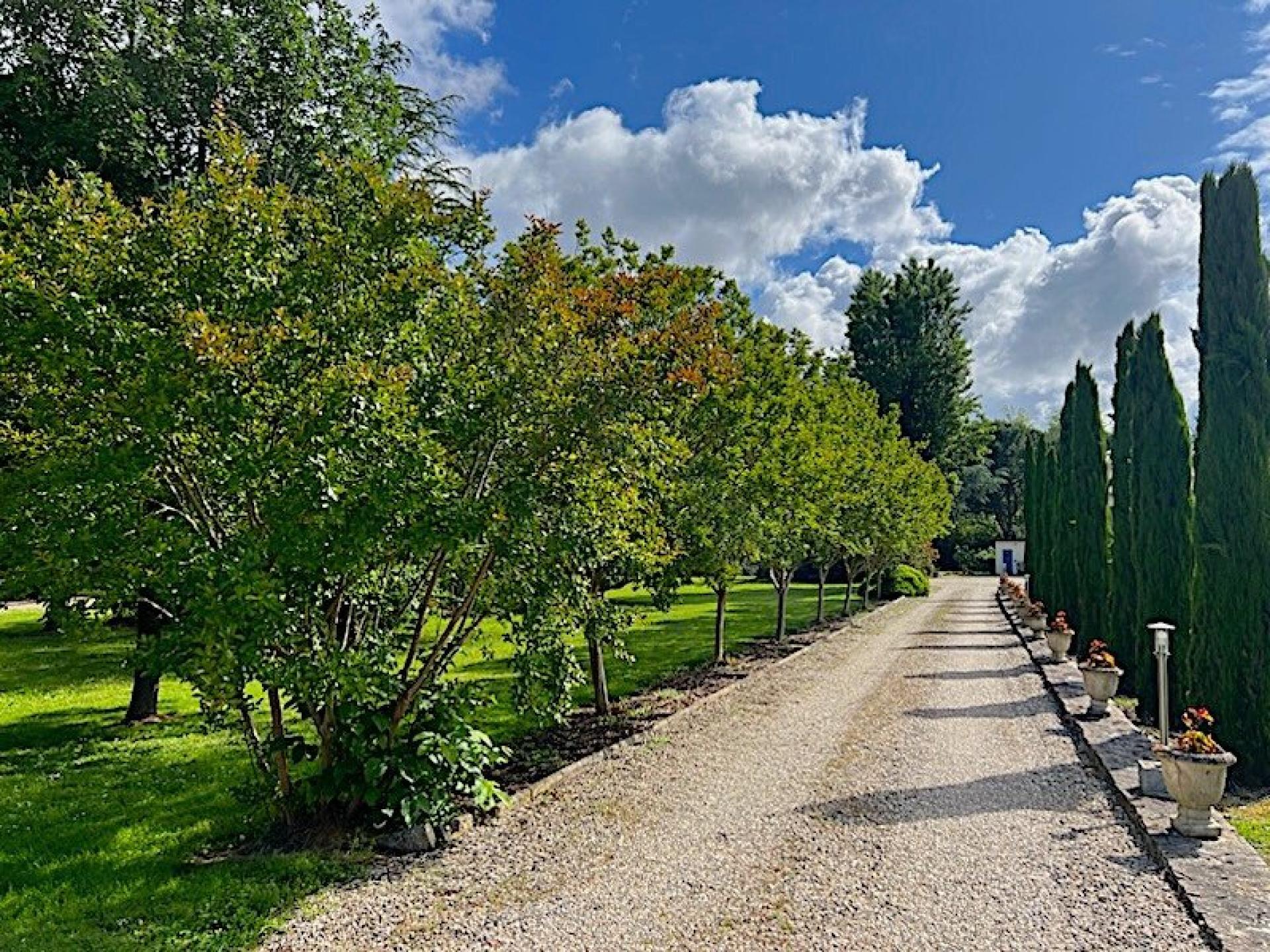 Photo 18 of the listing.