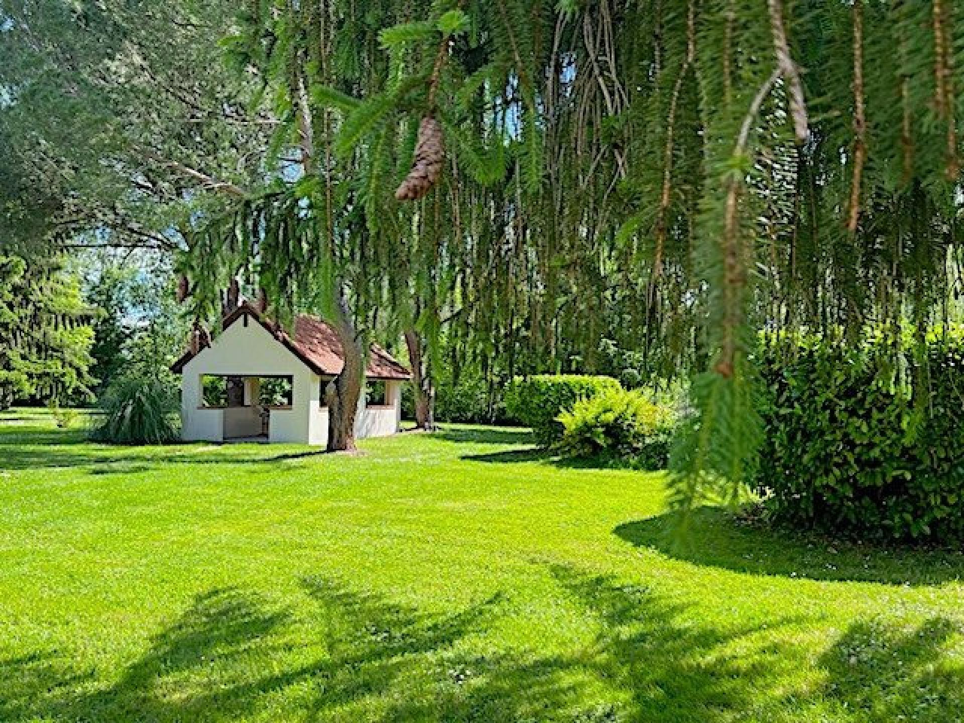 Photo 21 of the listing.