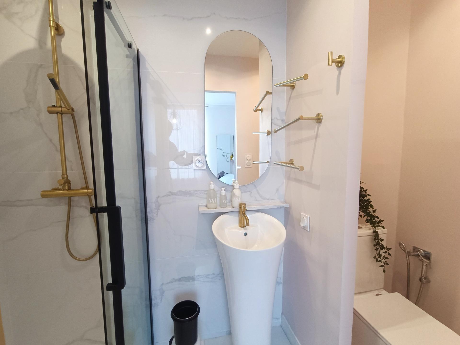 Photo 8 of the listing.