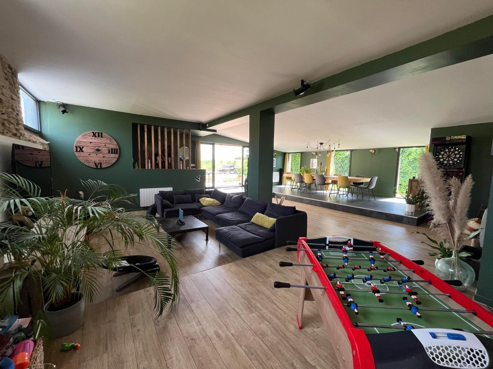 Photo 6 of the listing.