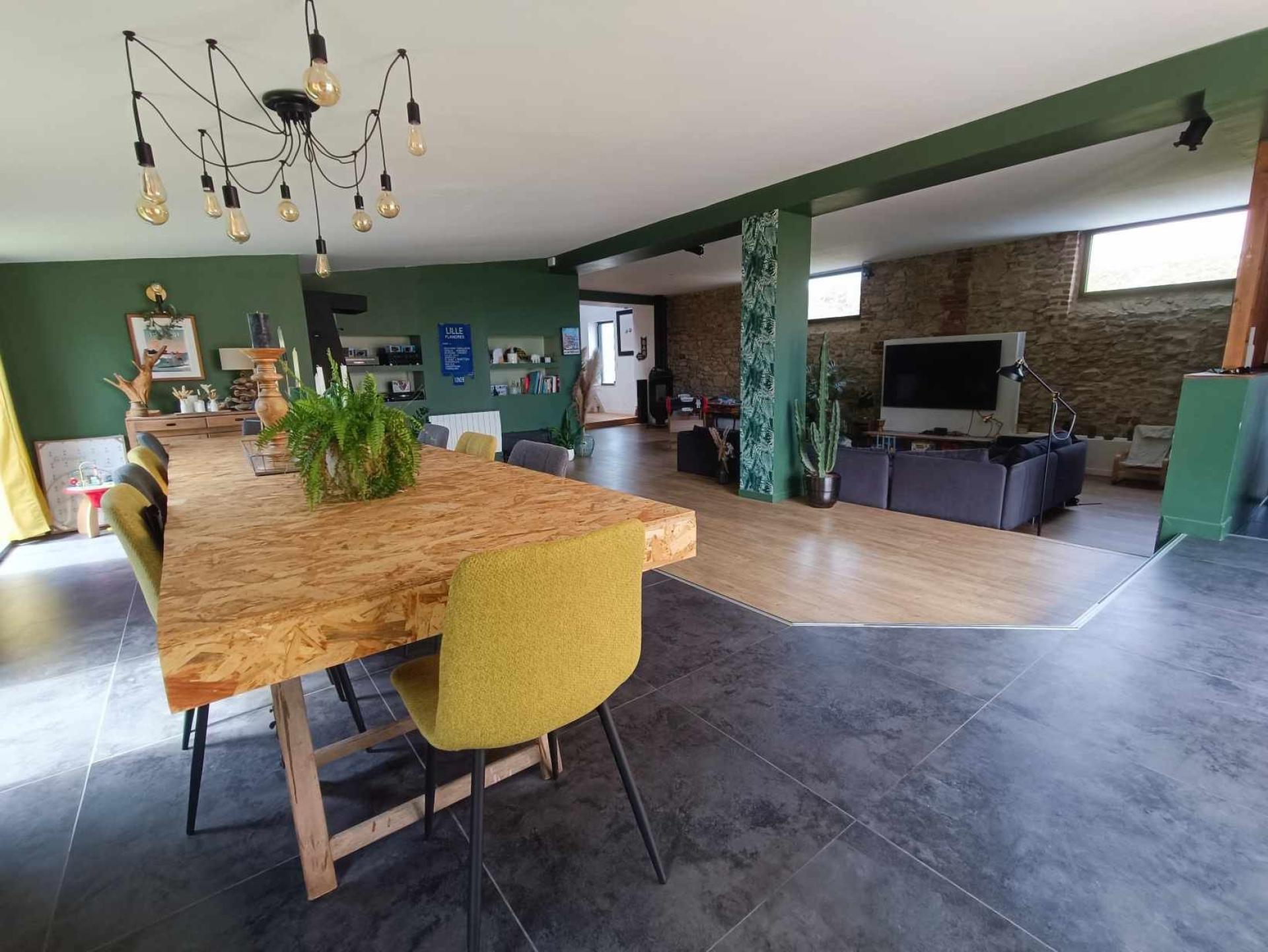 Photo 3 of the listing.