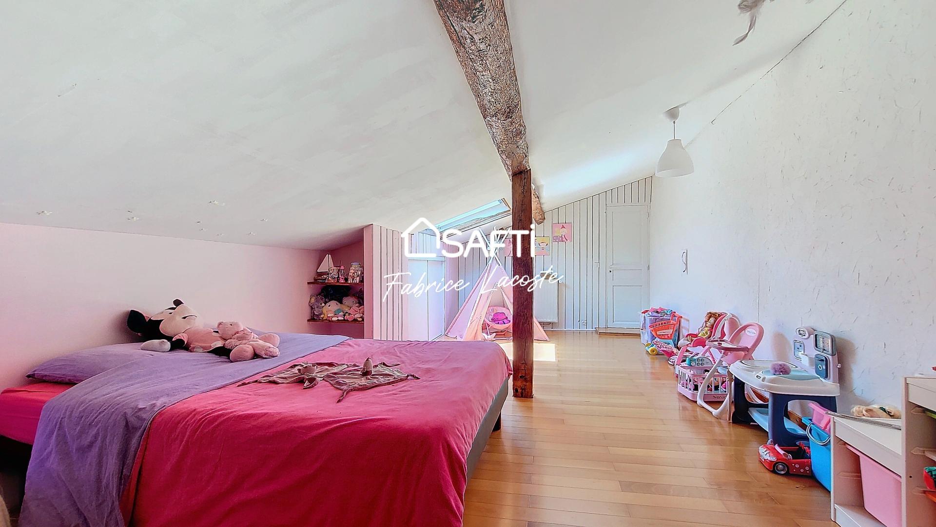 Photo 9 of the listing.