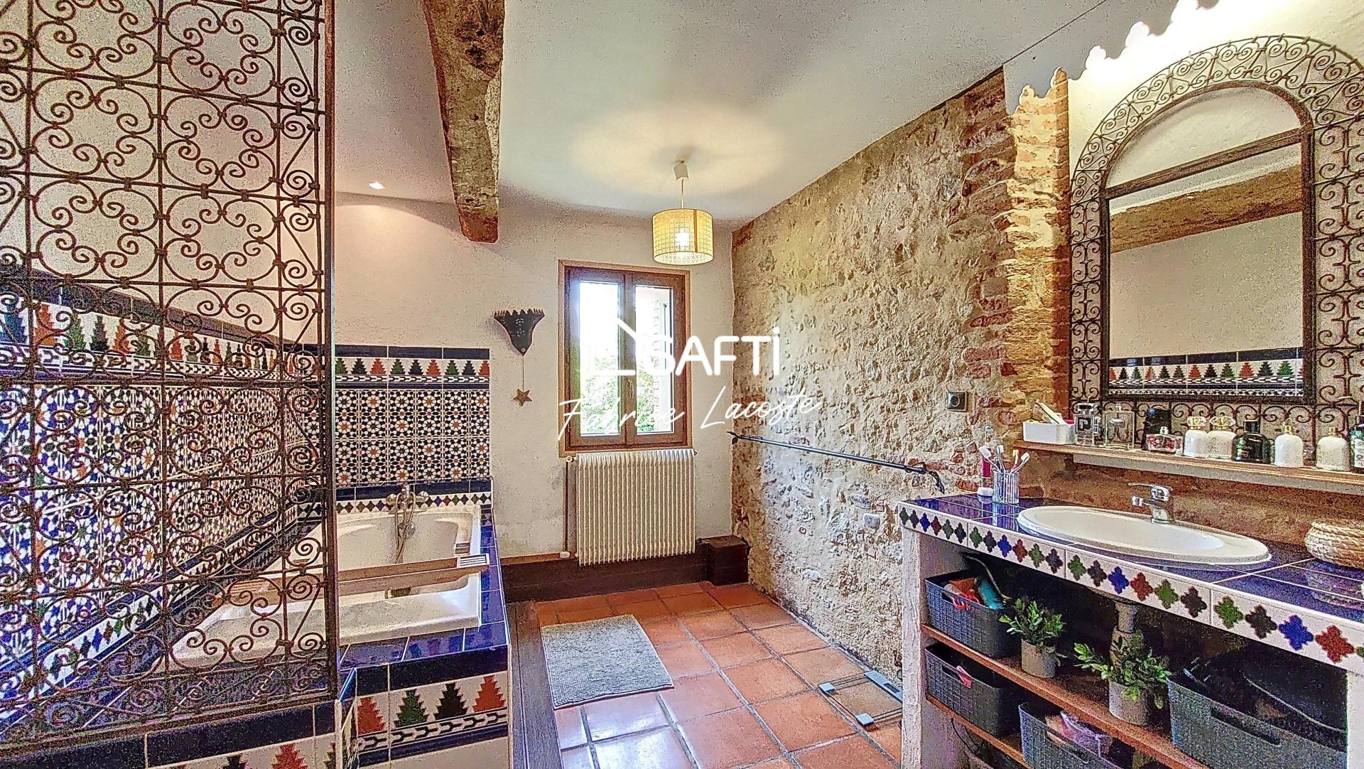 Photo 7 of the listing.