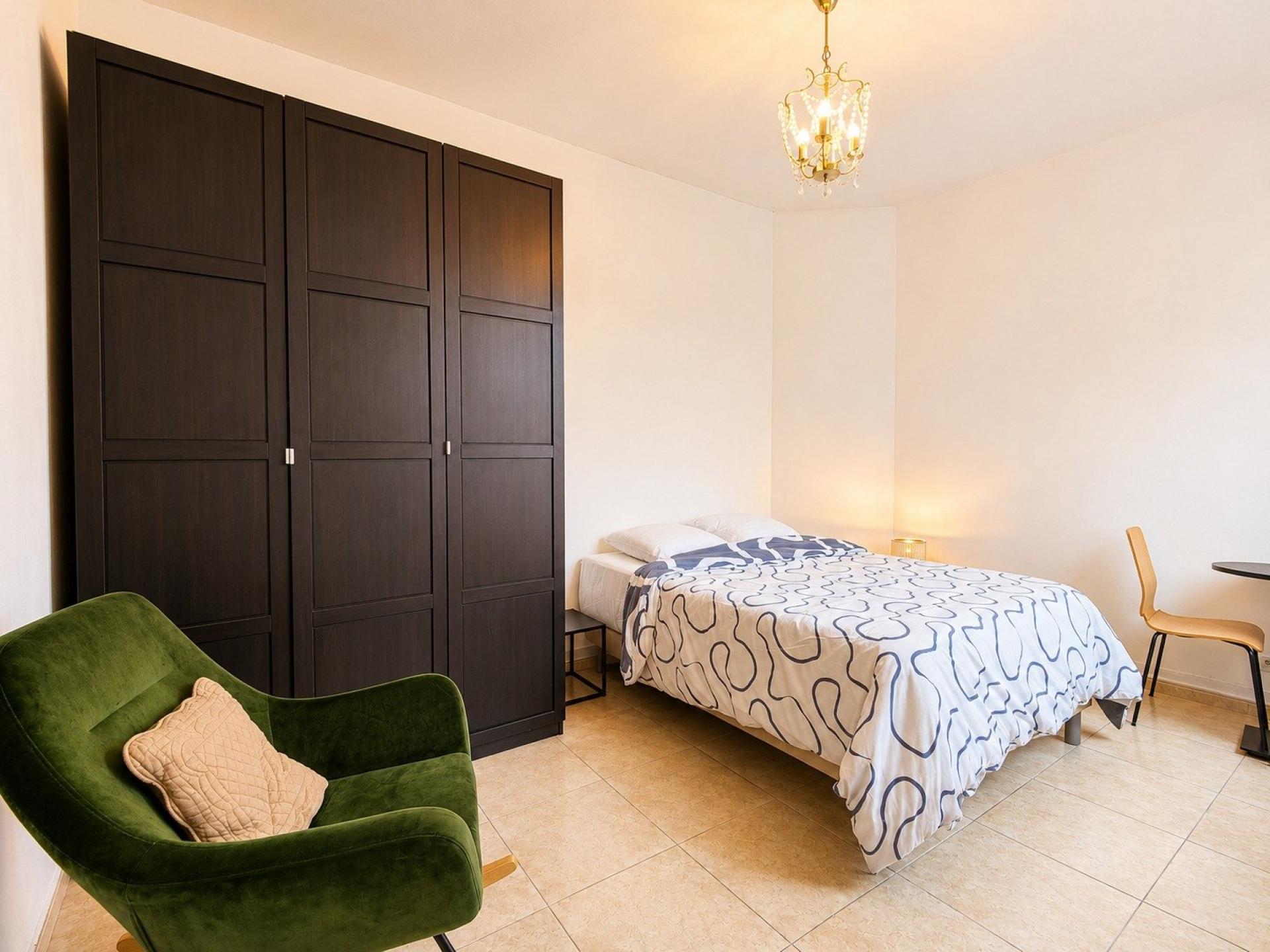 Photo 8 of the listing.