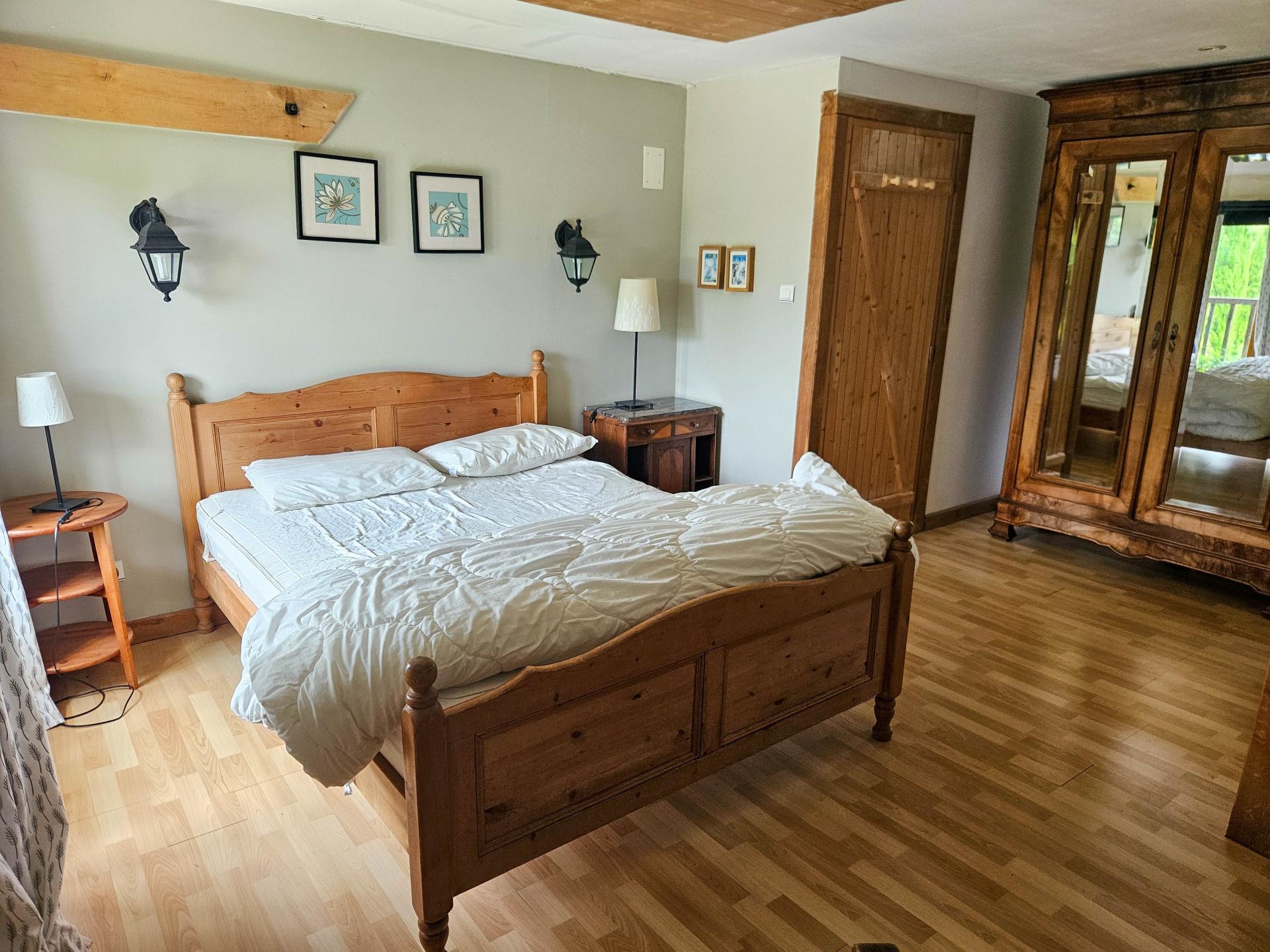 Photo 9 of the listing.