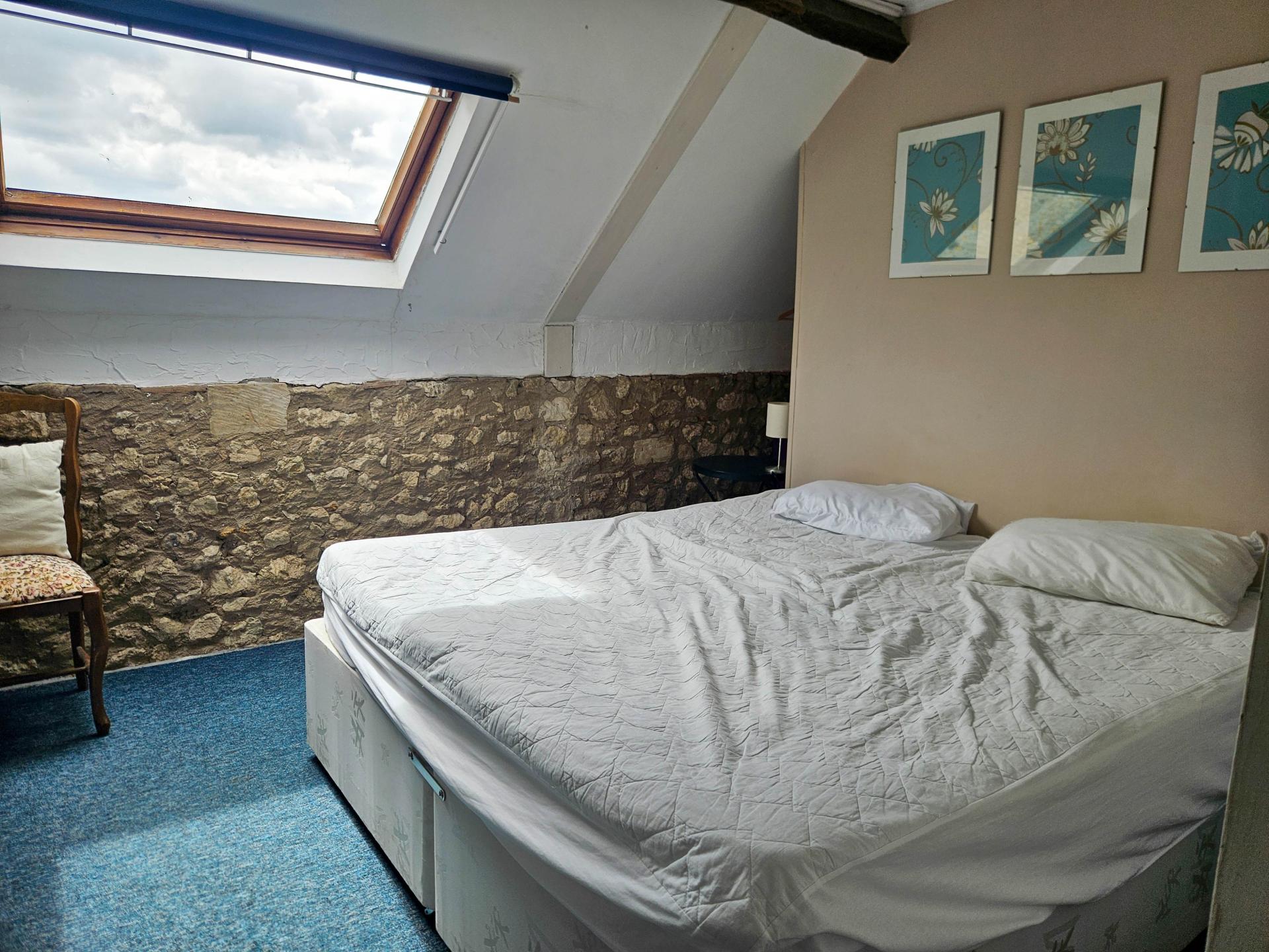 Photo 8 of the listing.