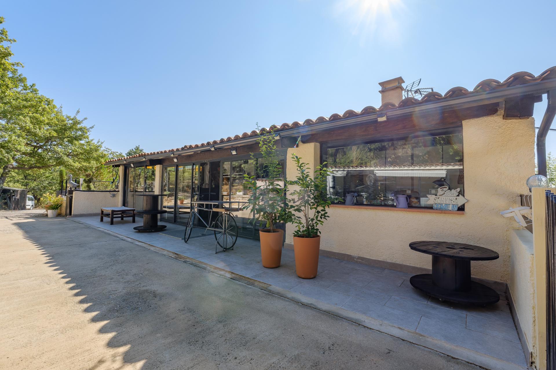 Photo 8 of the listing.