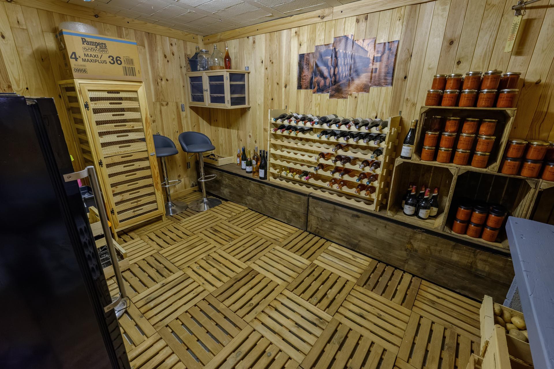 Photo 6 of the listing.