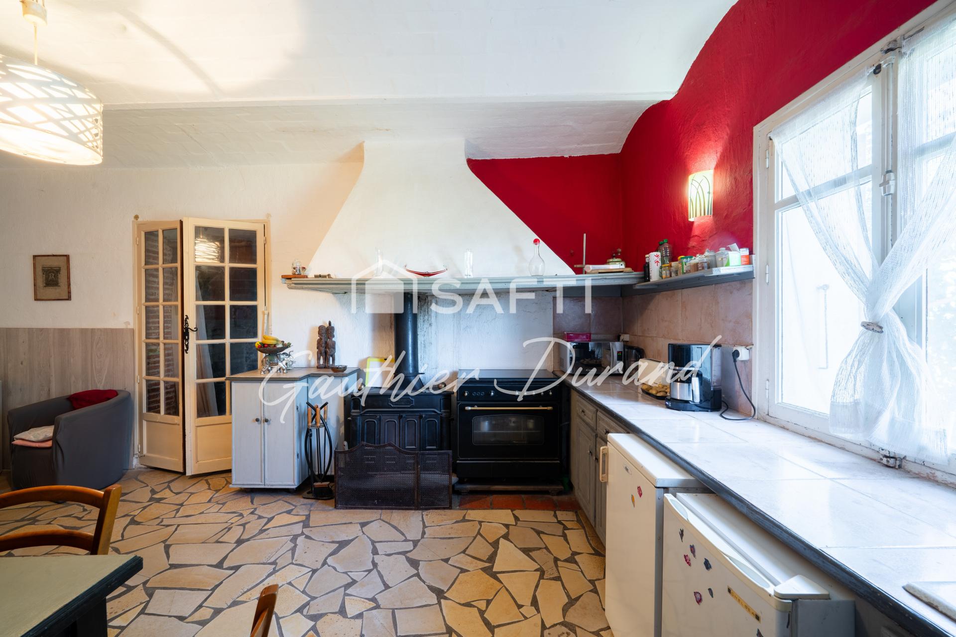 Photo 11 of the listing.