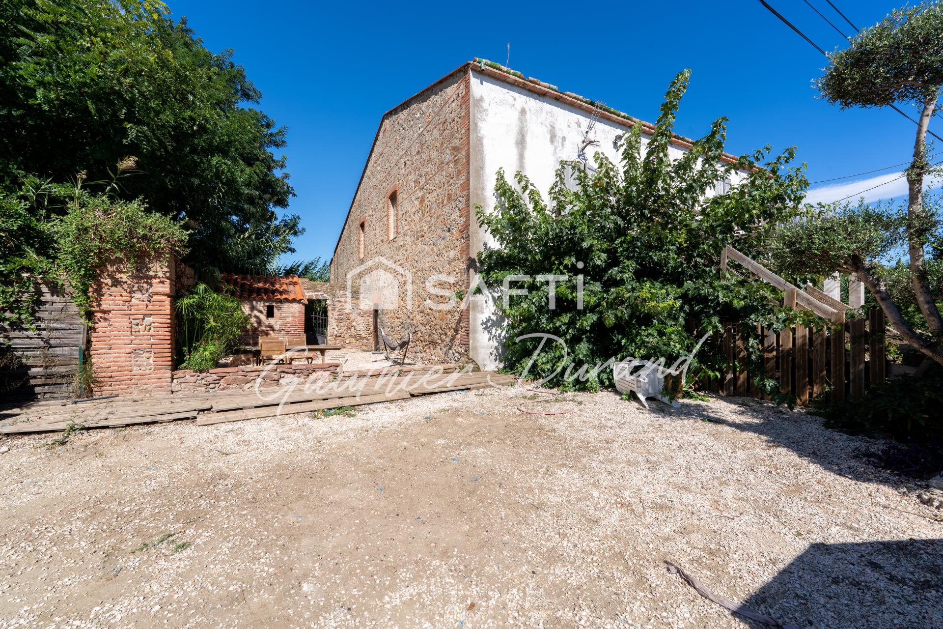 Photo 3 of the listing.