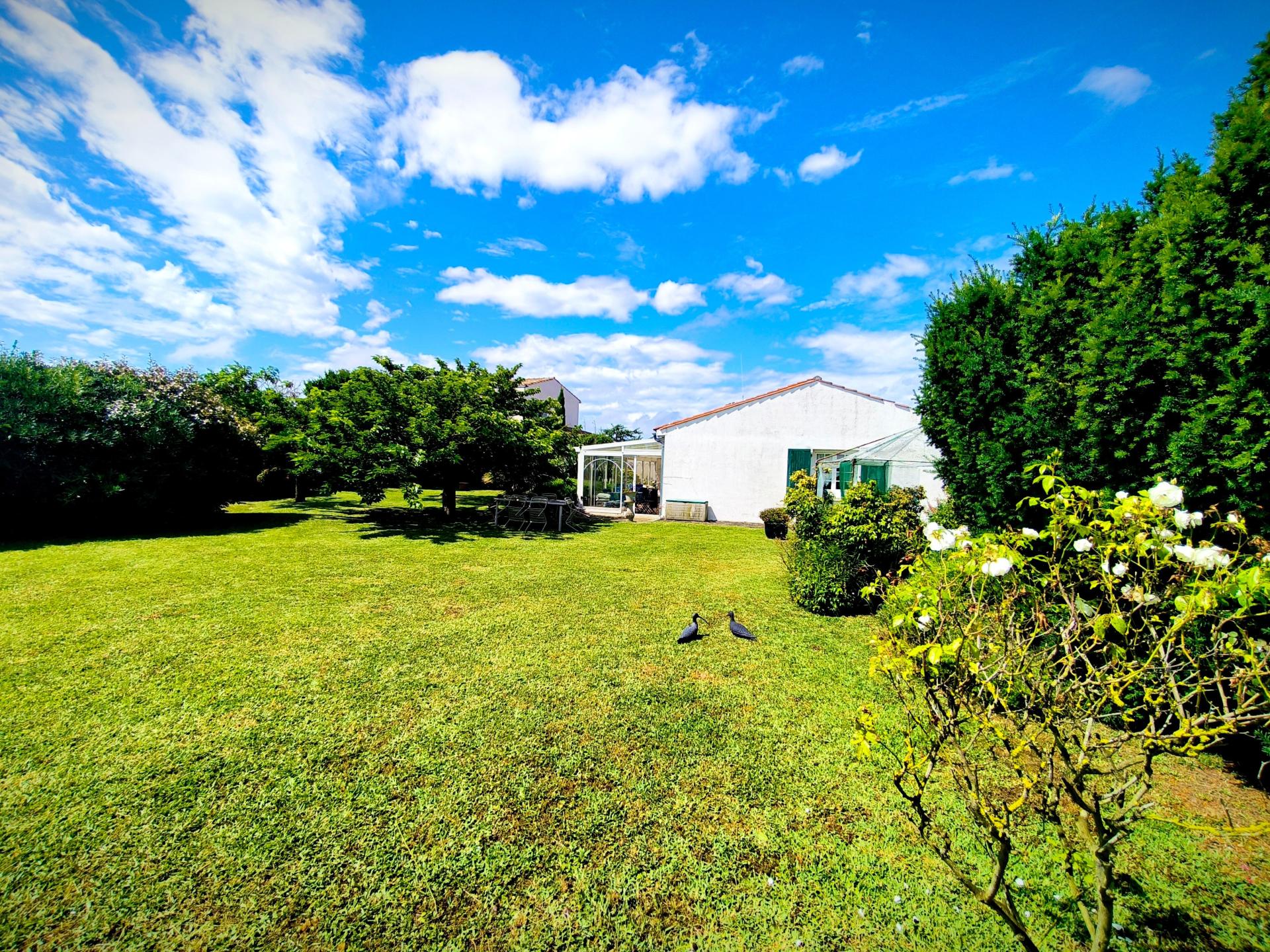 Photo 5 of the listing.