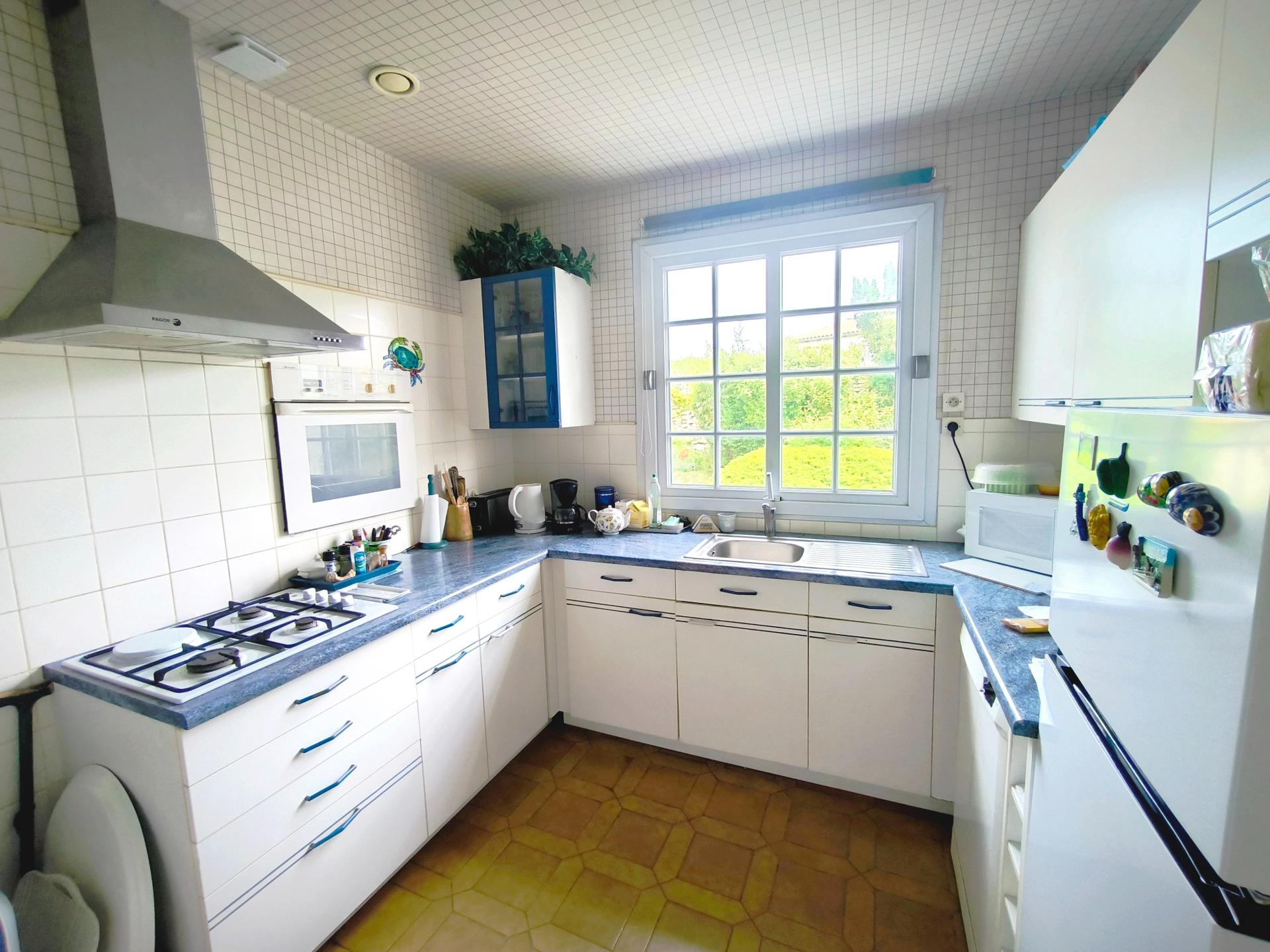 Photo 7 of the listing.