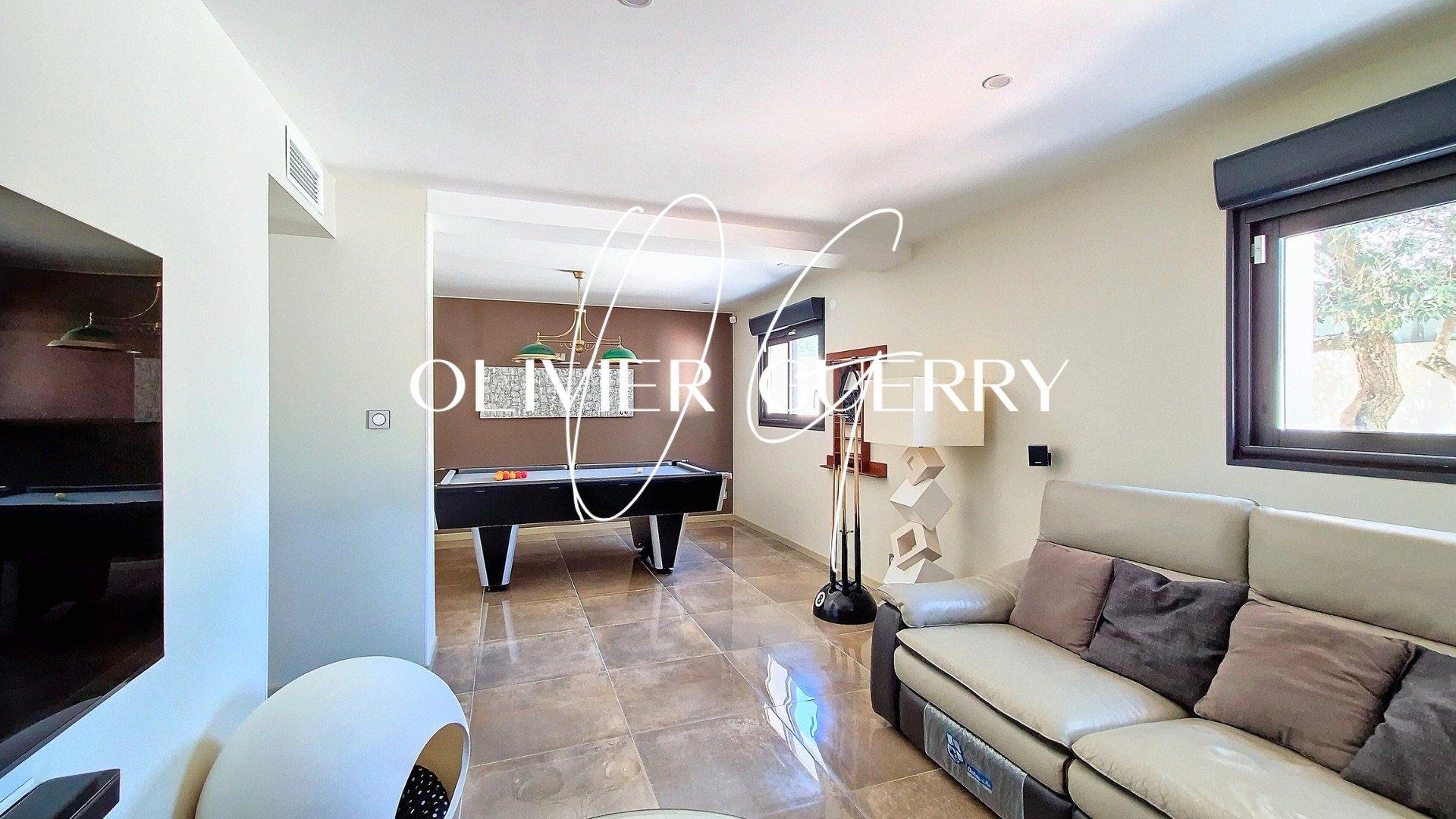 Photo 7 of the listing.