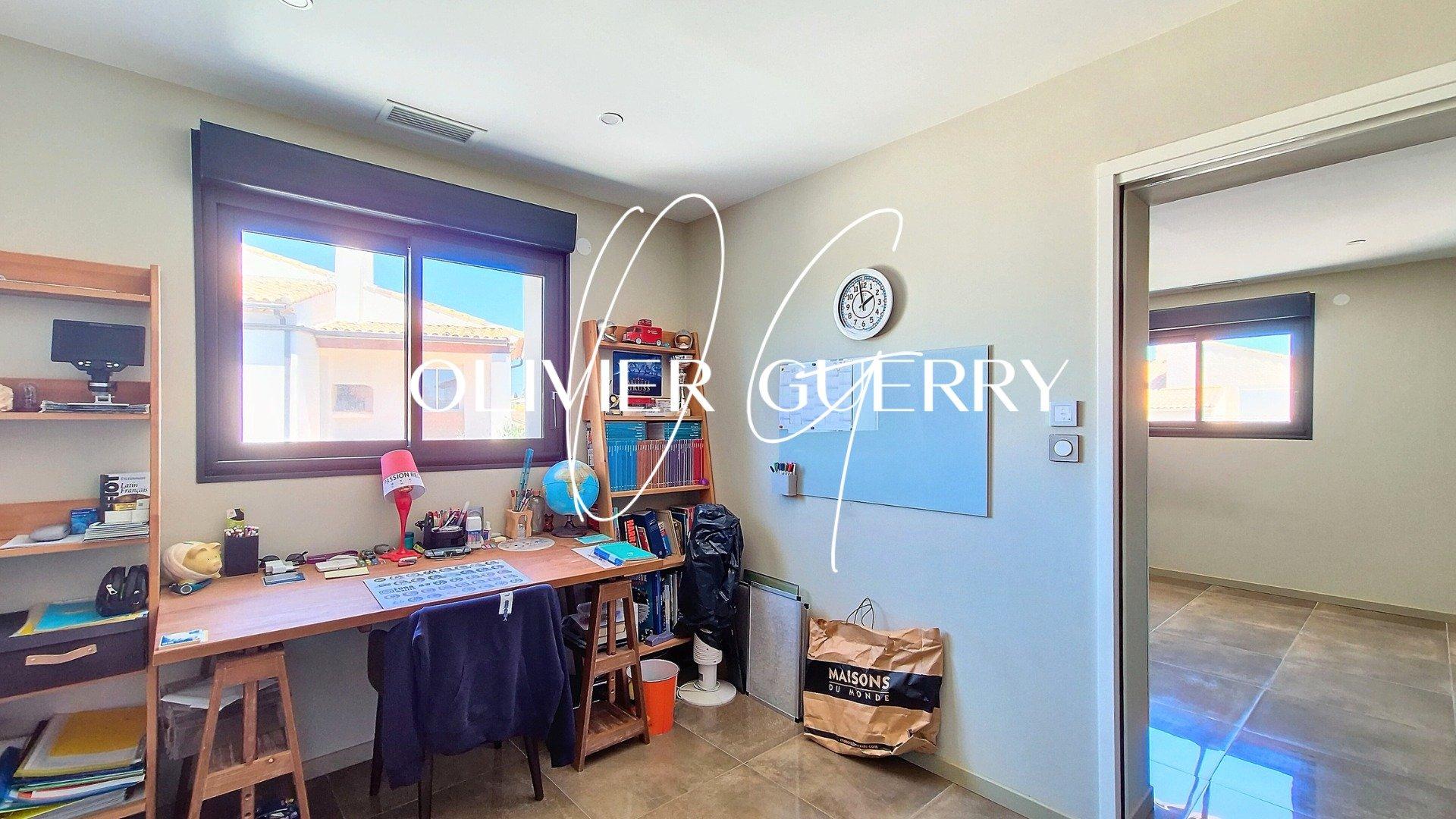 Photo 12 of the listing.