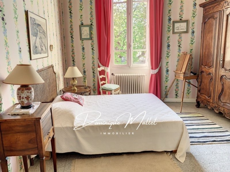 Photo 6 of the listing.