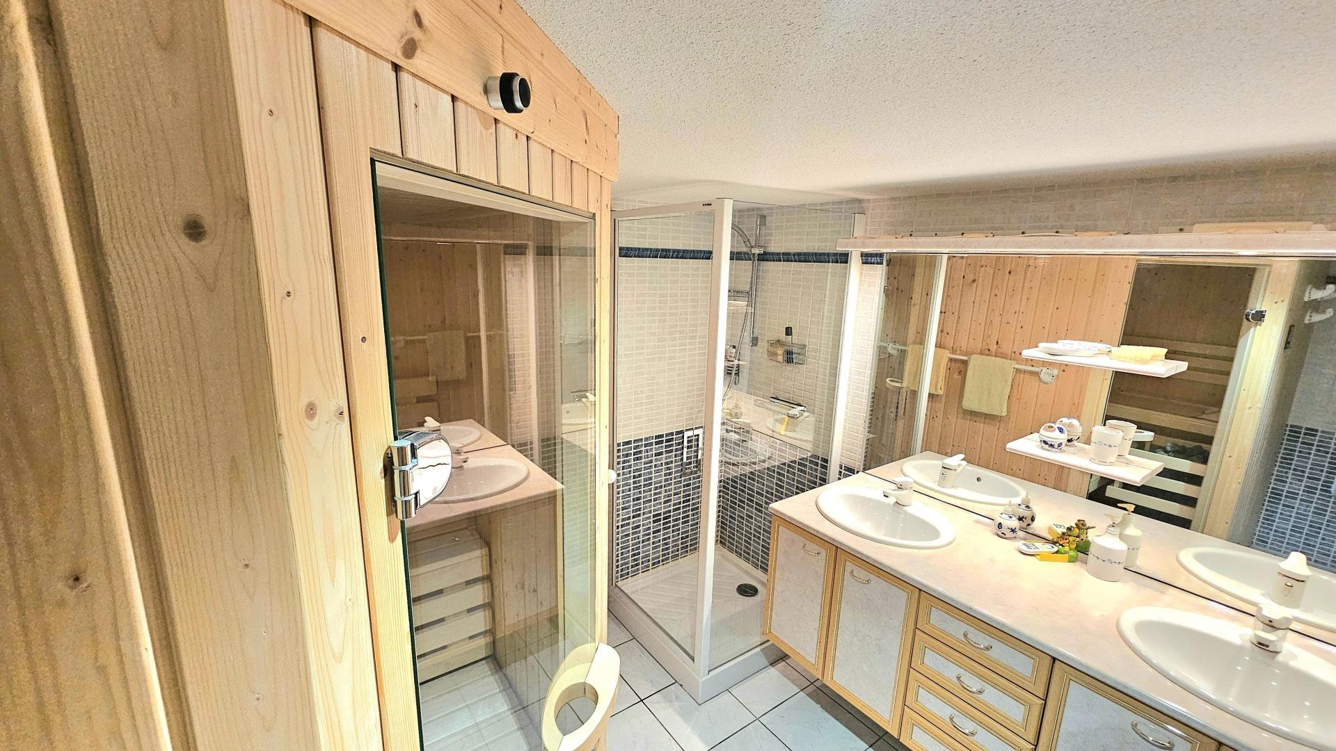 Photo 15 of the listing.