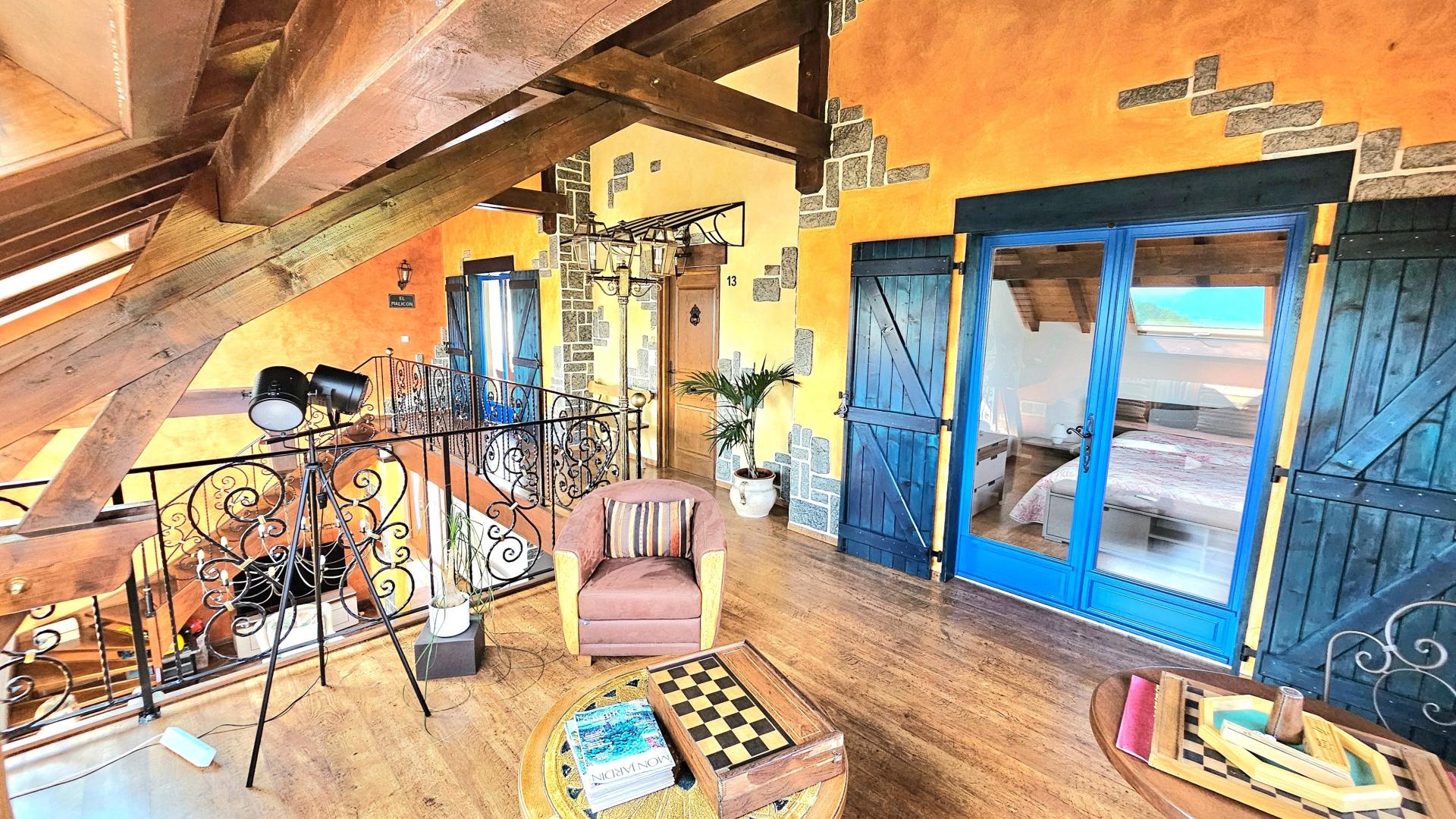 Photo 11 of the listing.