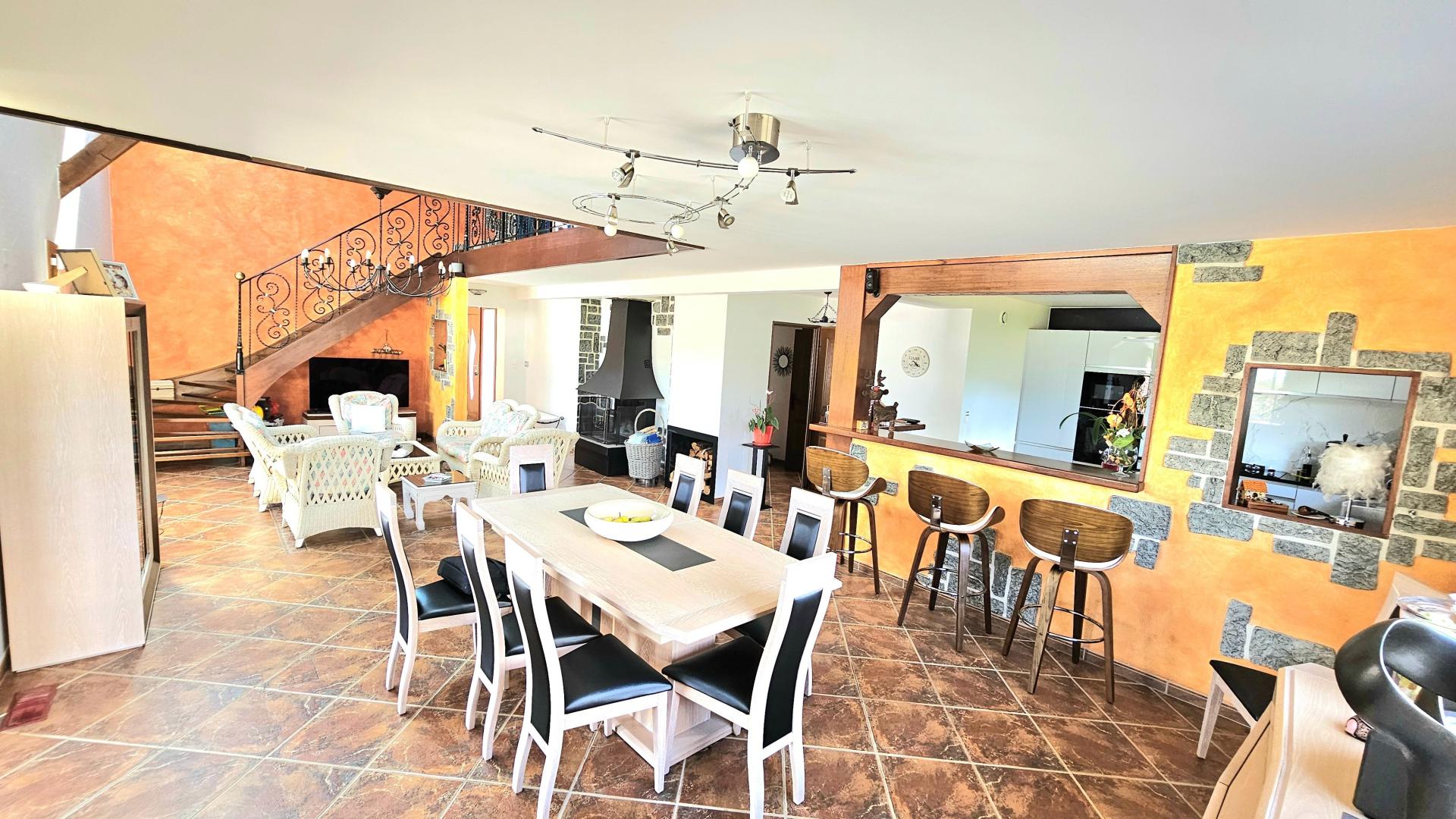 Photo 6 of the listing.