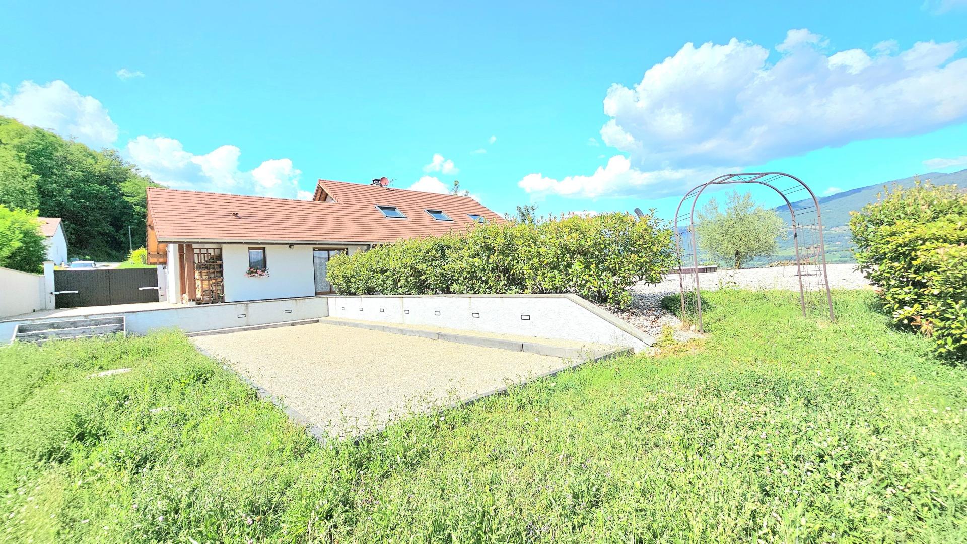 Photo 23 of the listing.