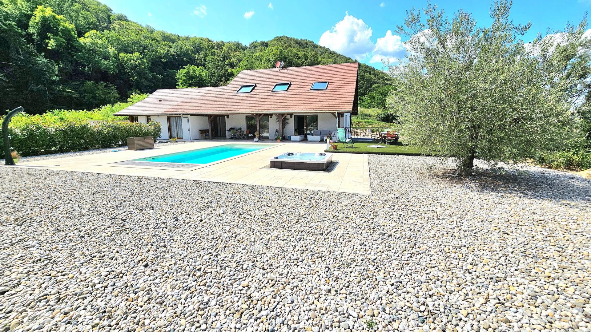 Photo 22 of the listing.