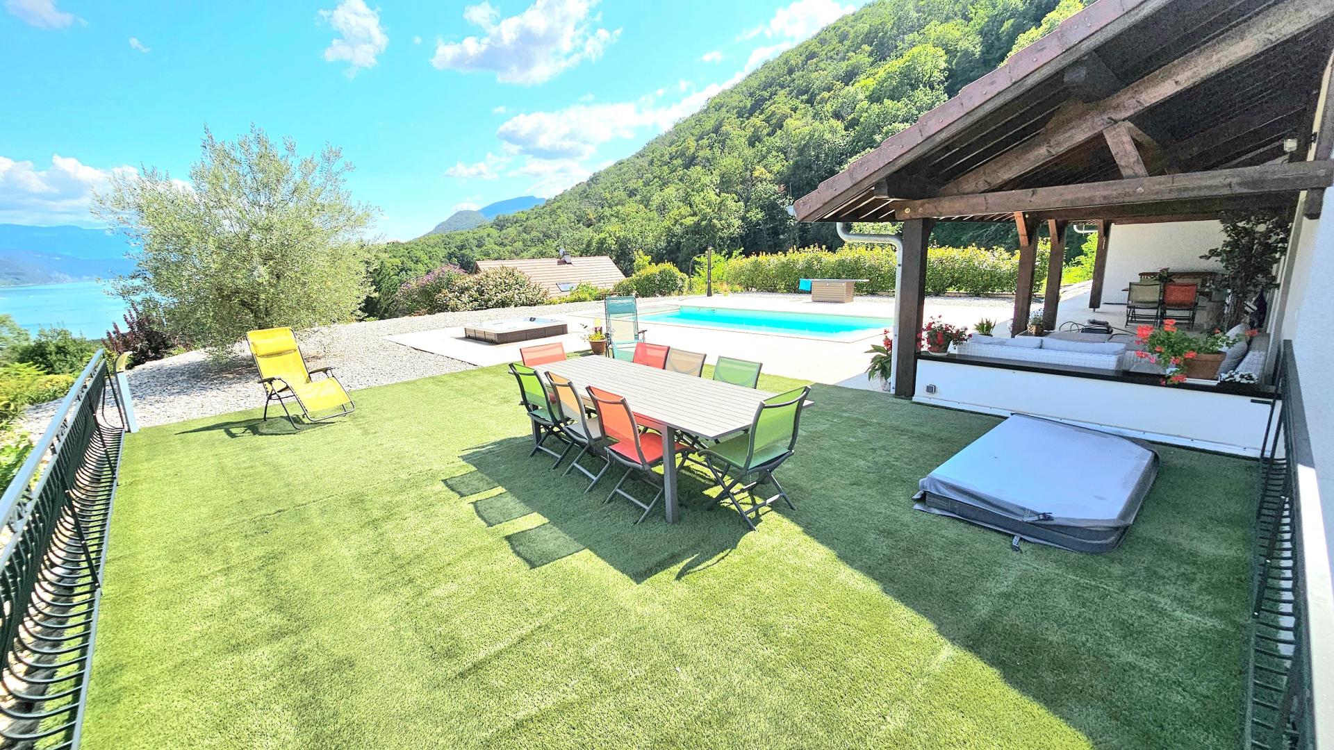 Photo 25 of the listing.