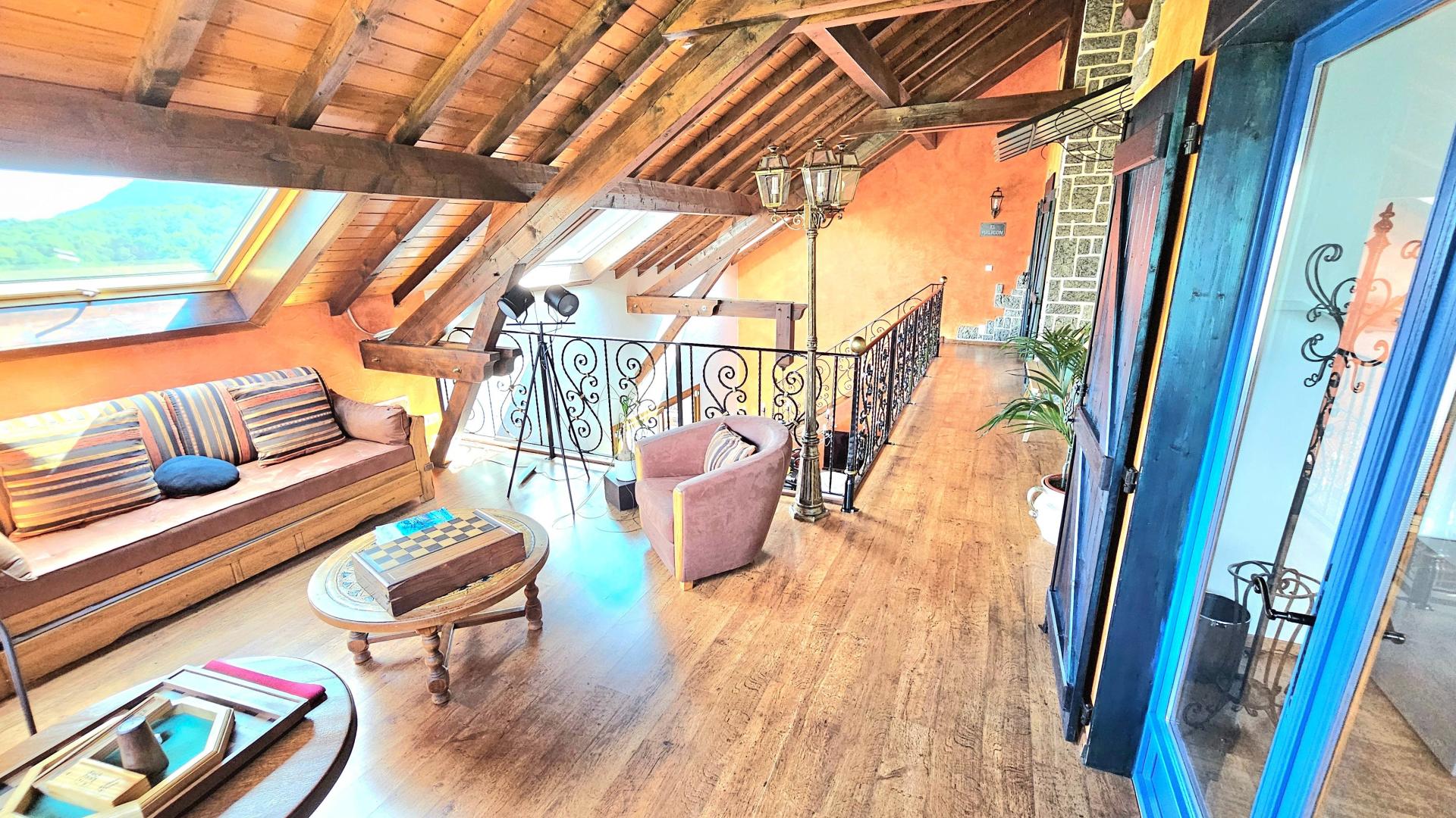 Photo 10 of the listing.