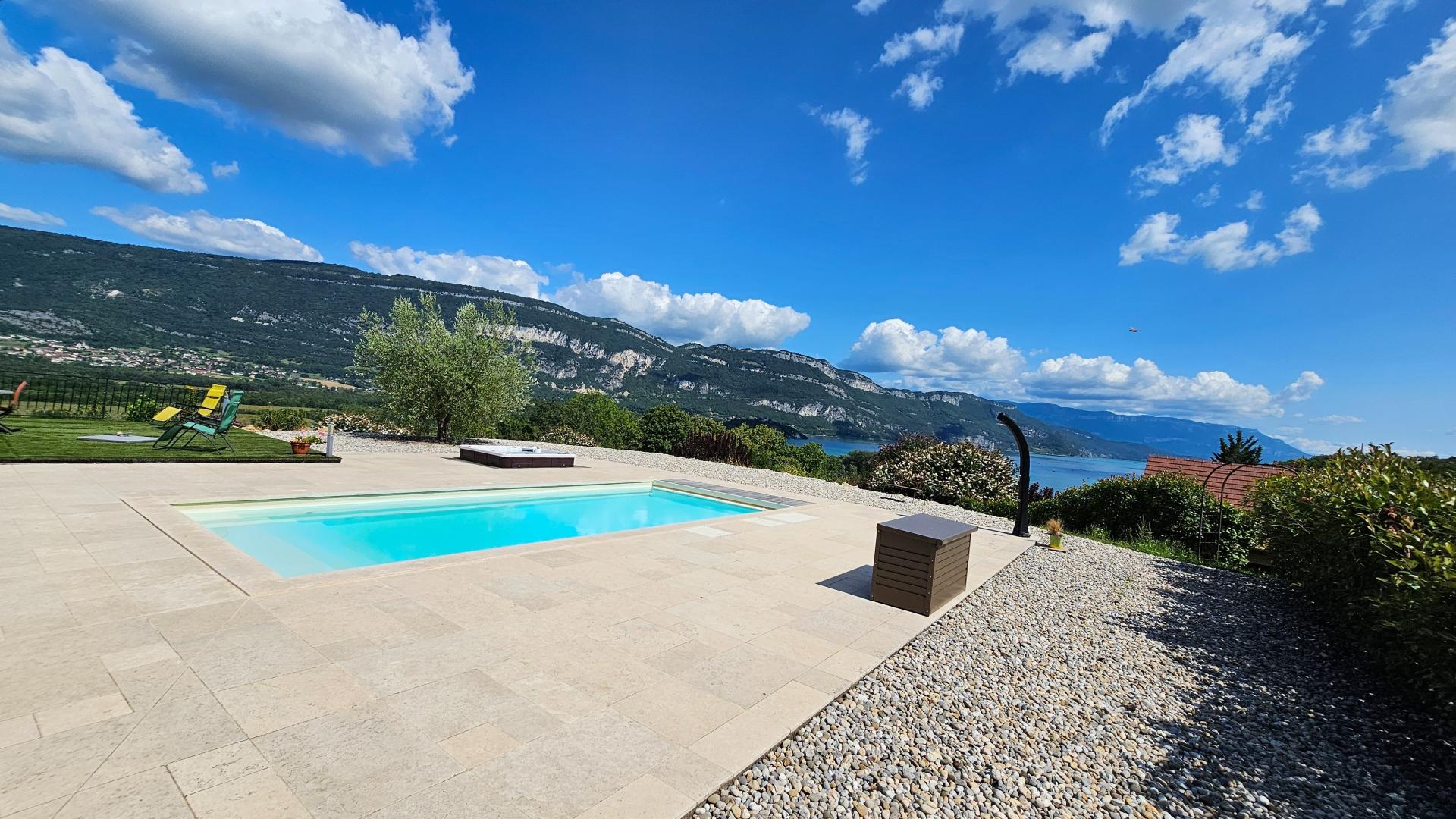 Photo 21 of the listing.