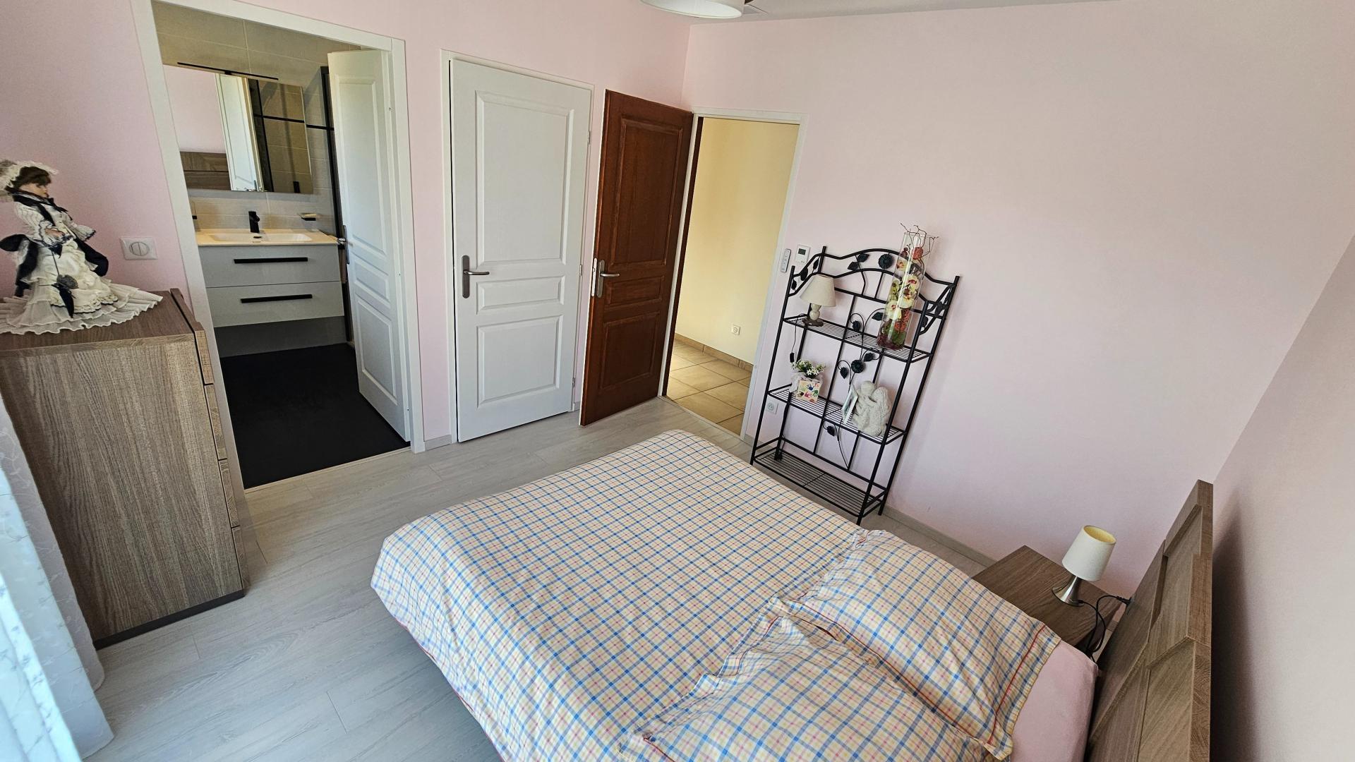 Photo 17 of the listing.