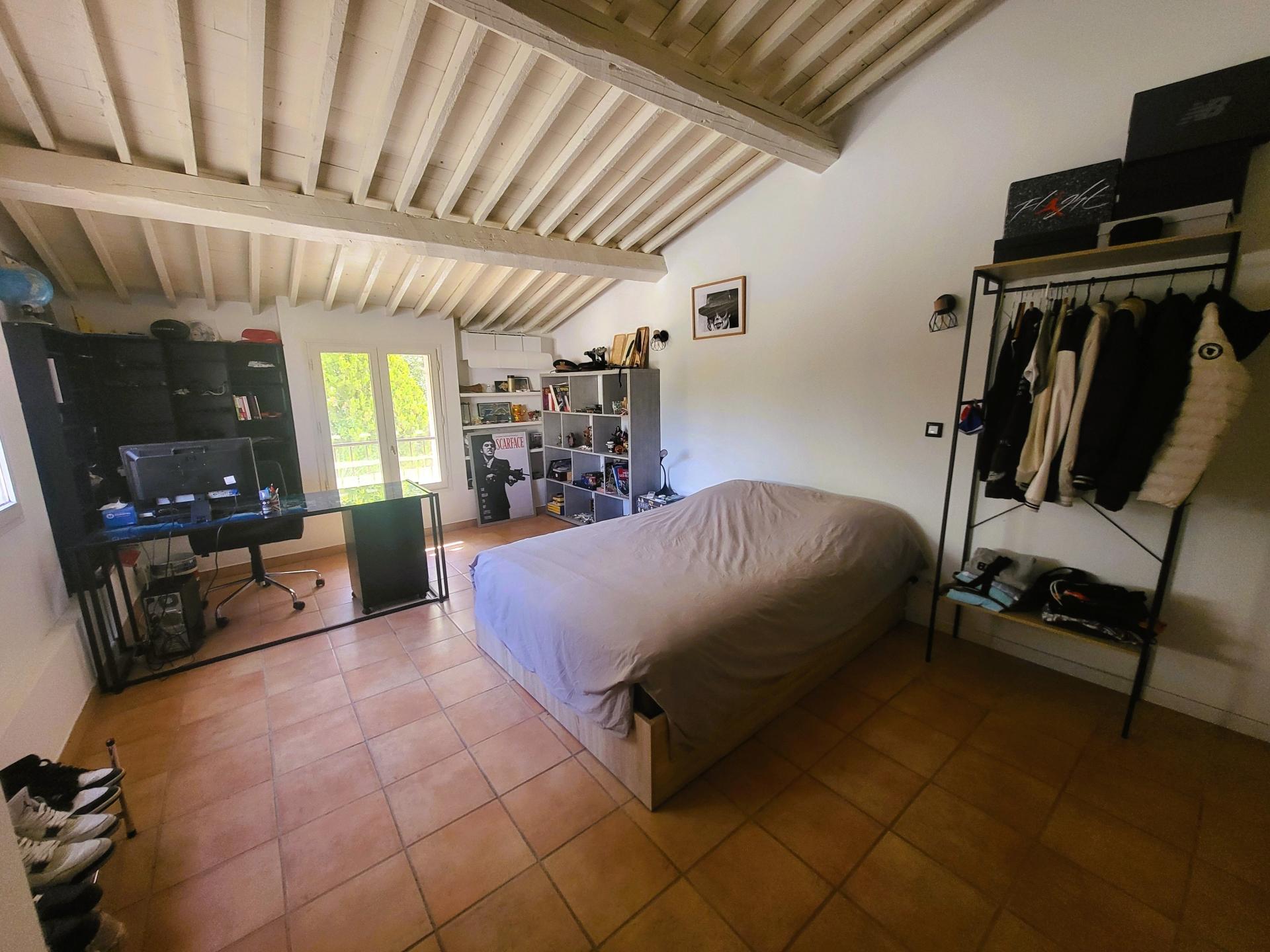 Photo 9 of the listing.