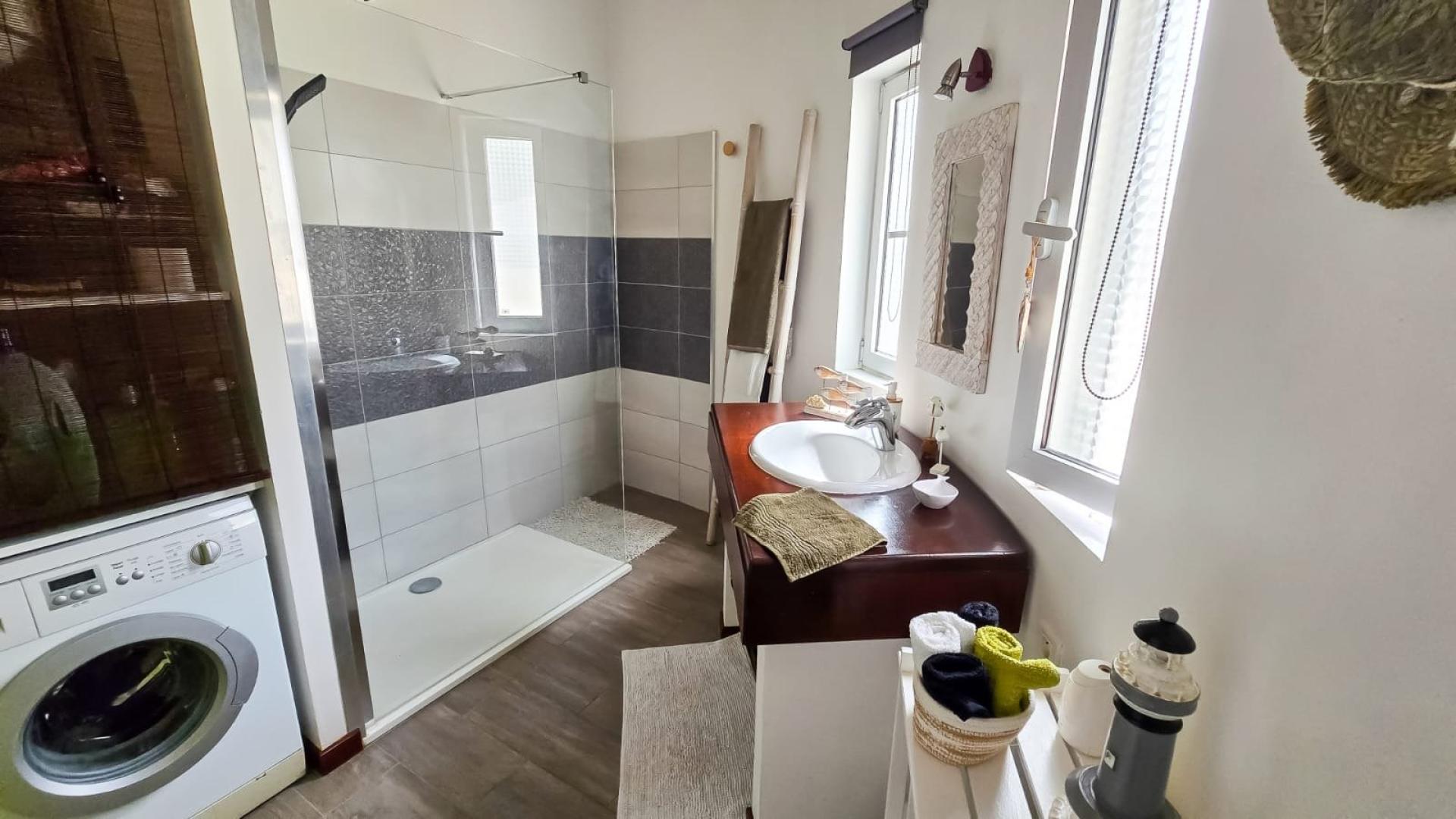 Photo 9 of the listing.