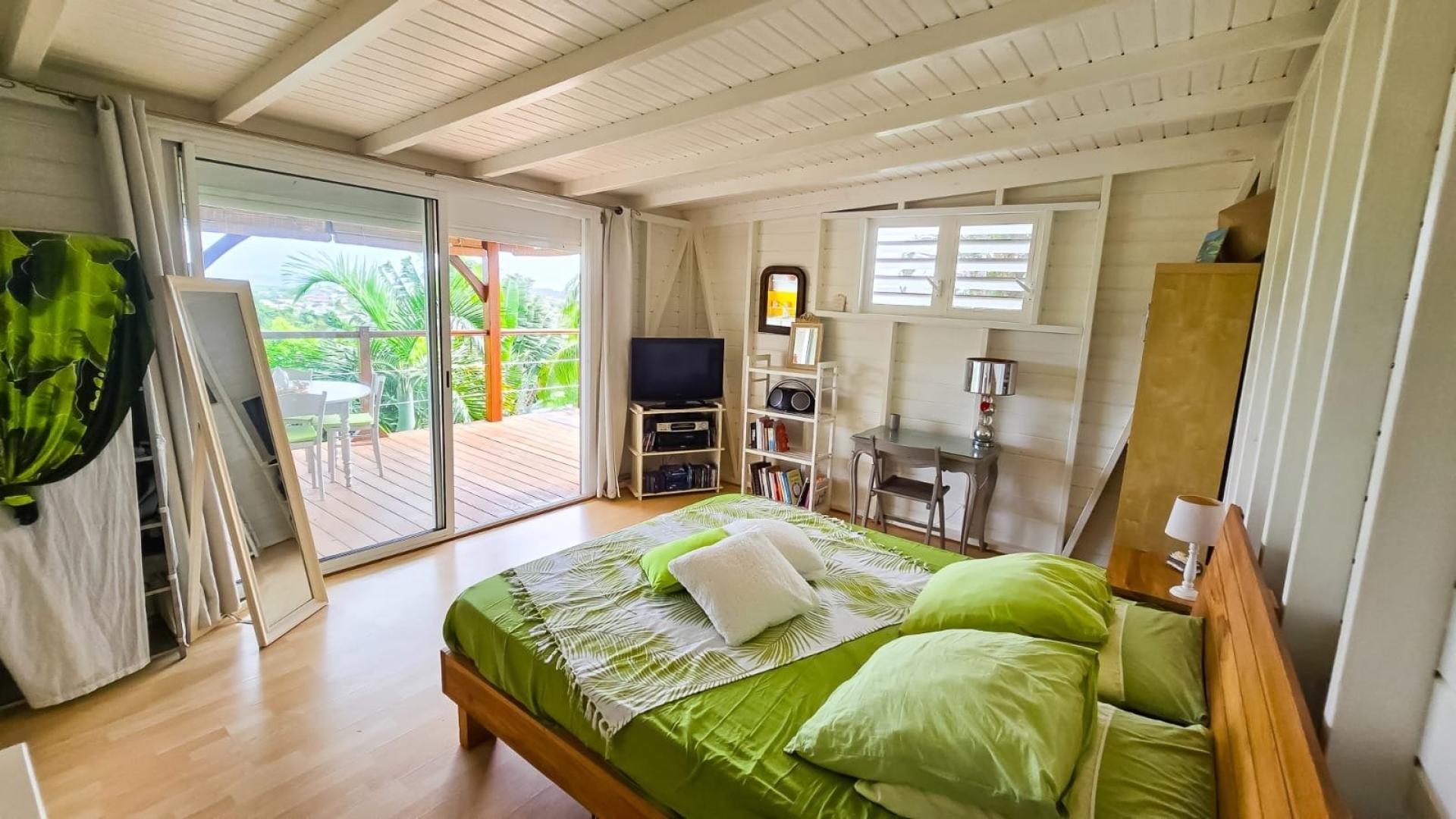 Photo 13 of the listing.