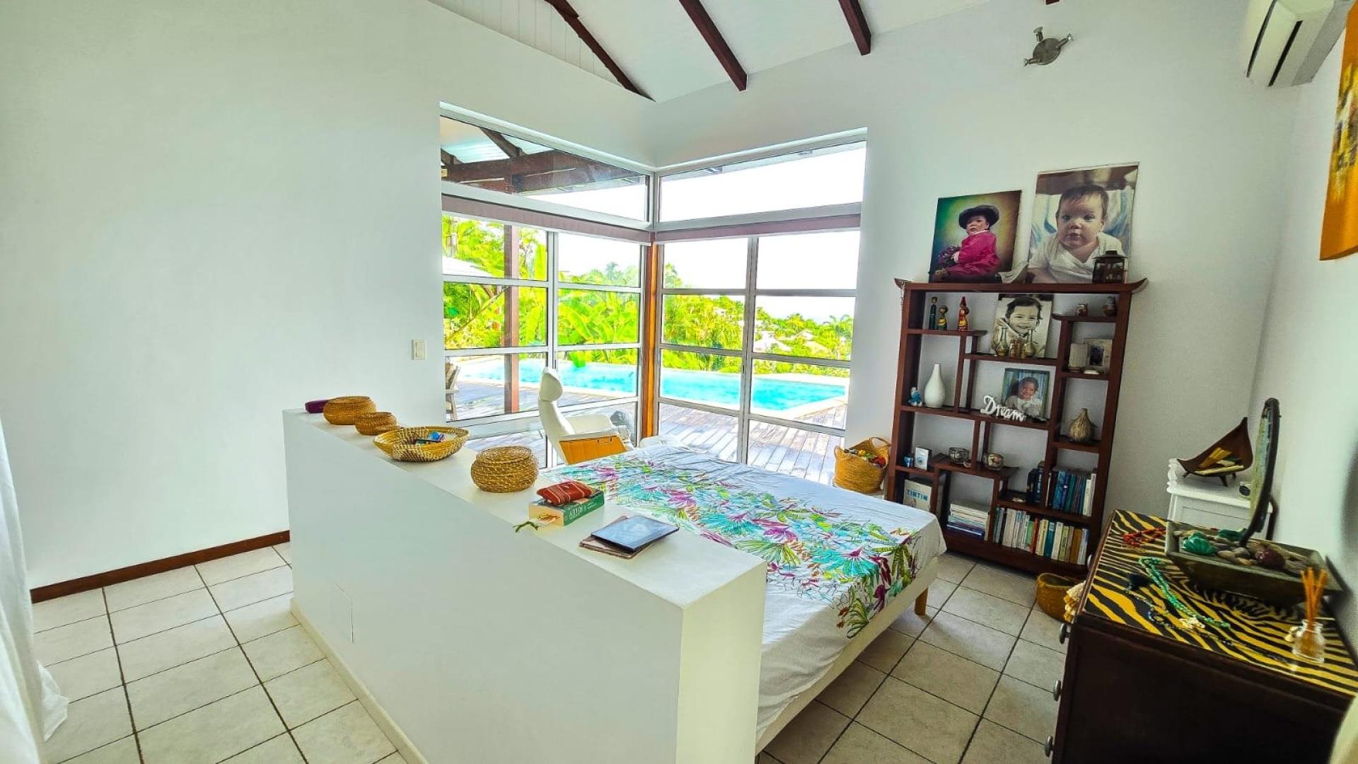 Photo 7 of the listing.