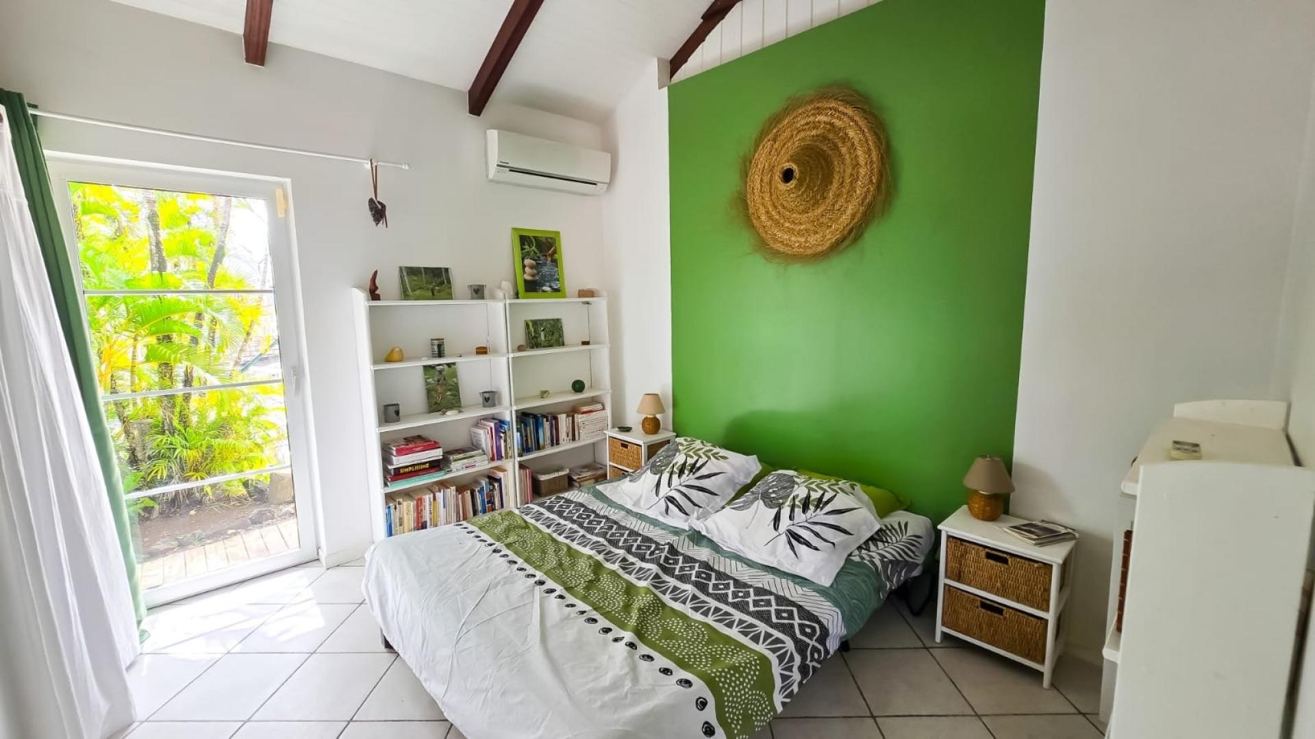 Photo 11 of the listing.