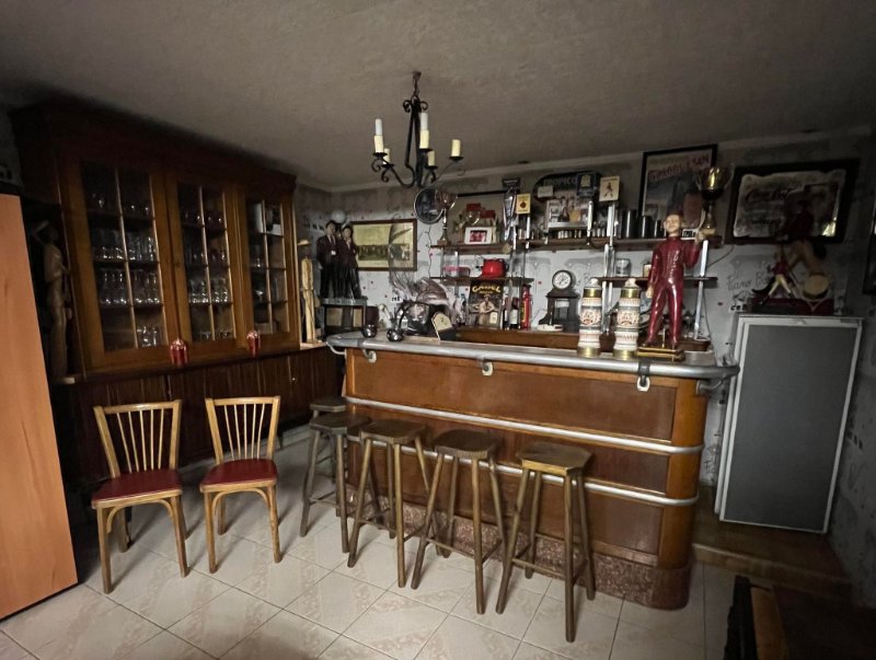 Photo 13 of the listing.