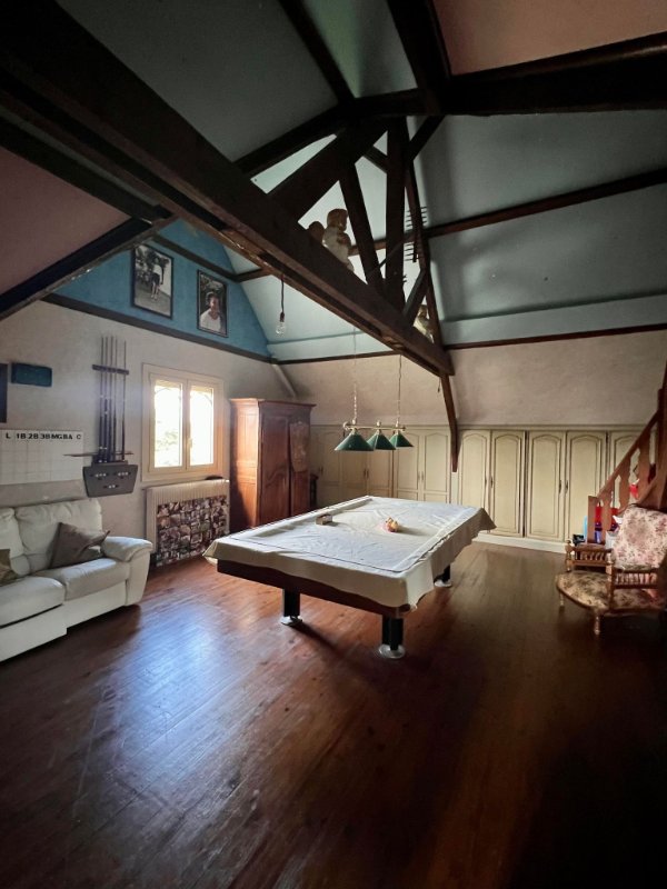 Photo 12 of the listing.