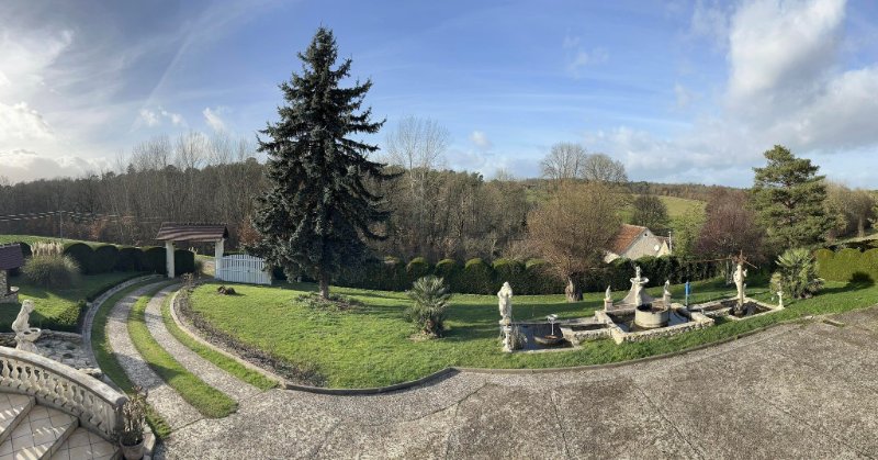 Photo 17 of the listing.