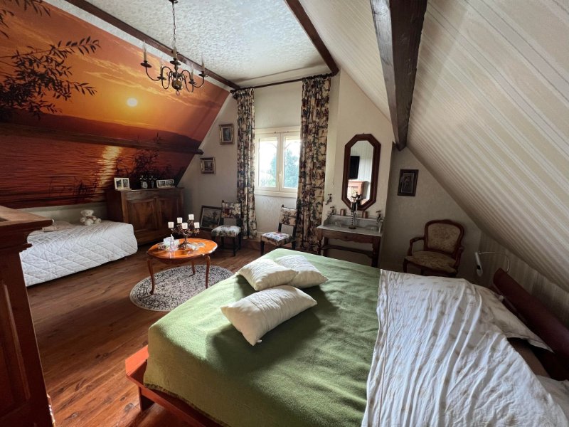 Photo 10 of the listing.