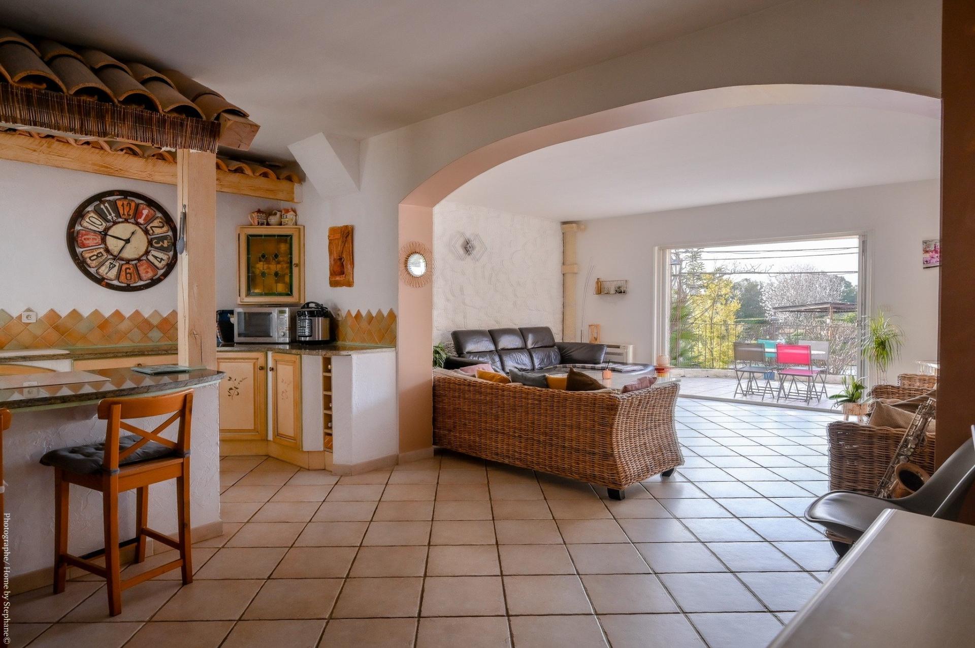 Photo 7 of the listing.