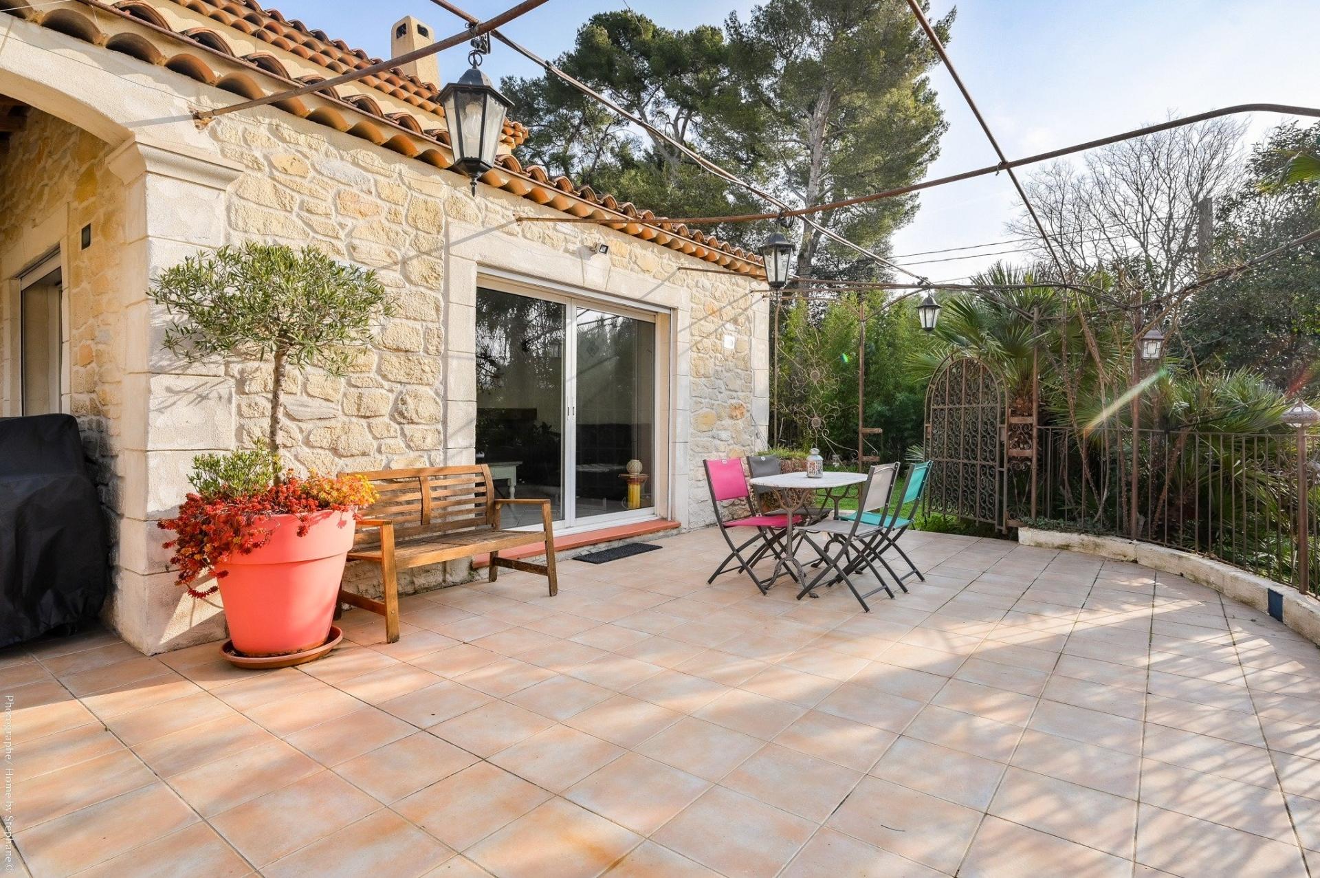 Photo 4 of the listing.