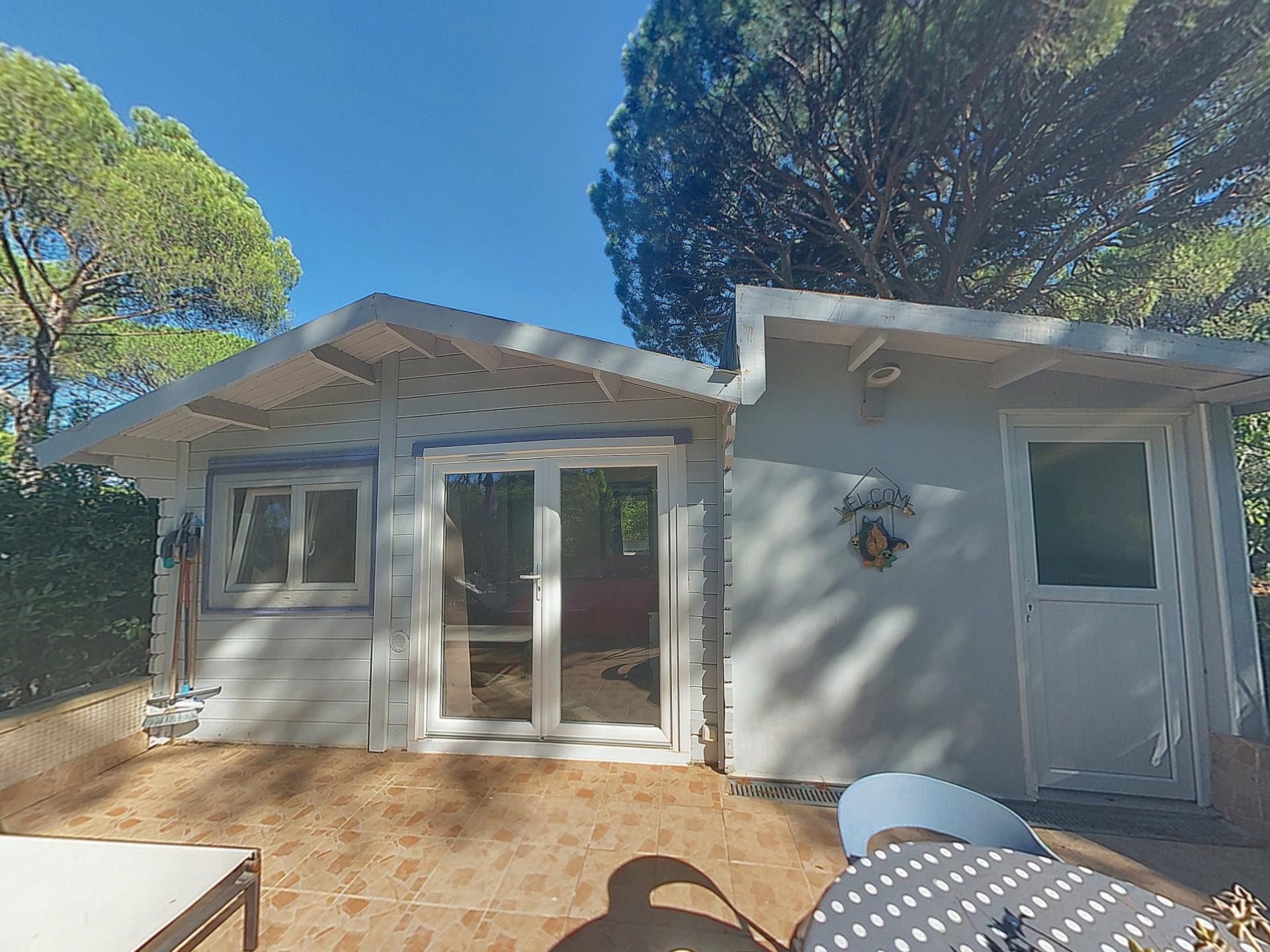 Photo 13 of the listing.