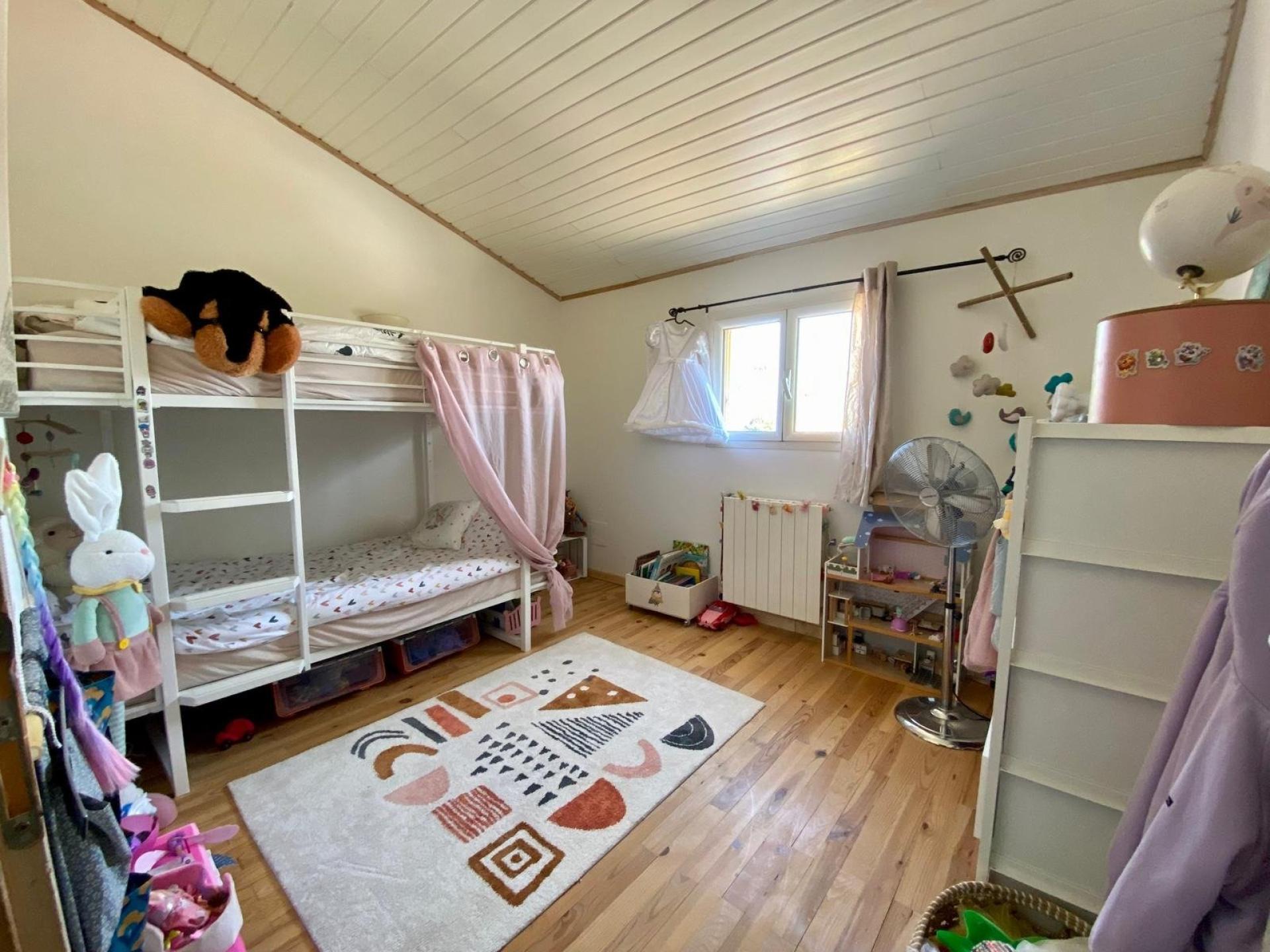 Photo 5 of the listing.