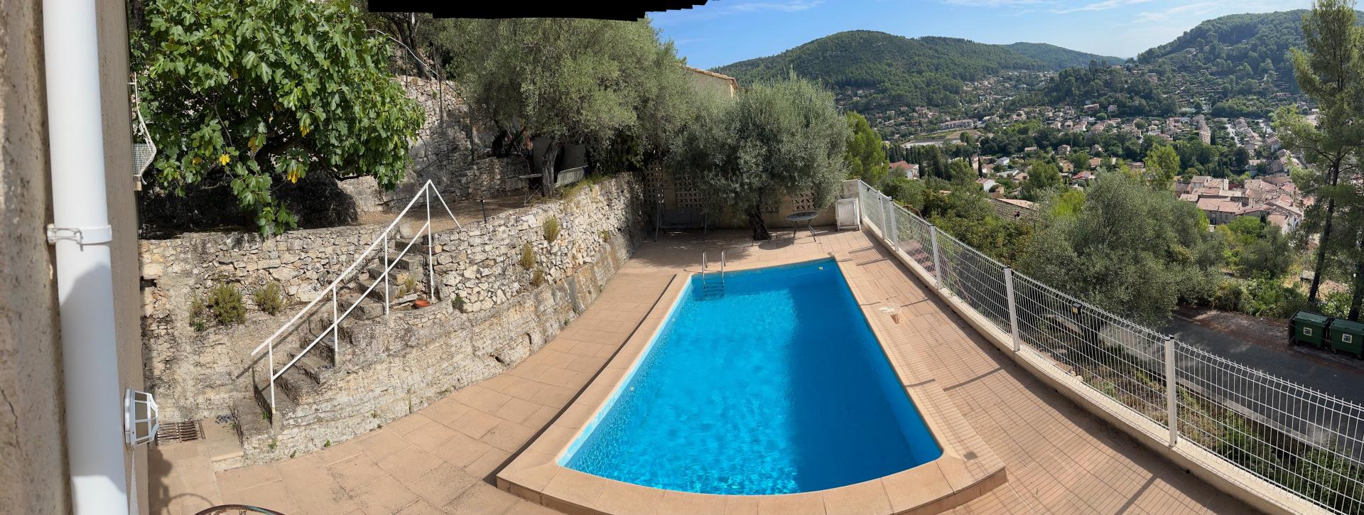 Photo 3 of the listing.