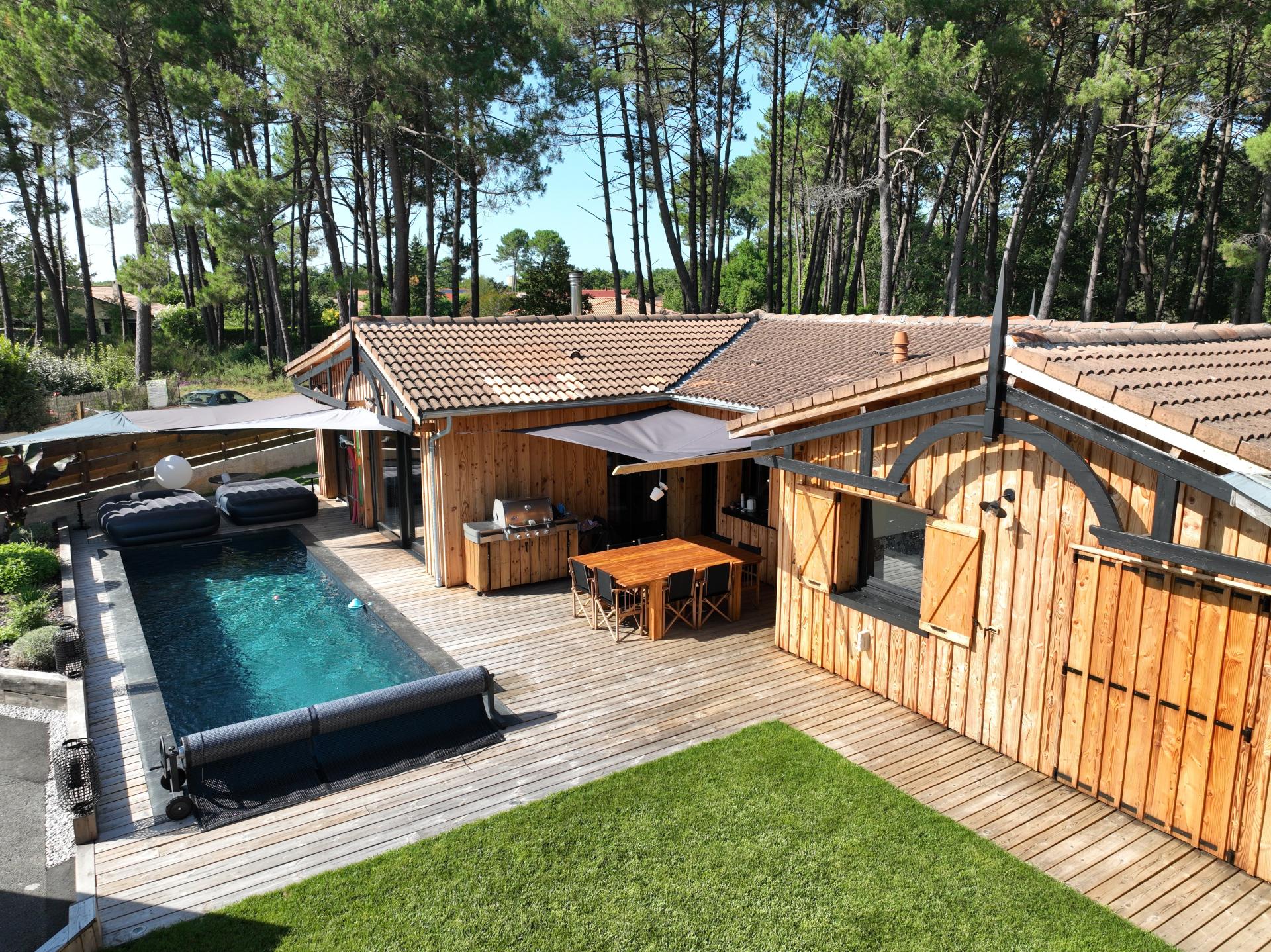 Photo 2 of the listing.