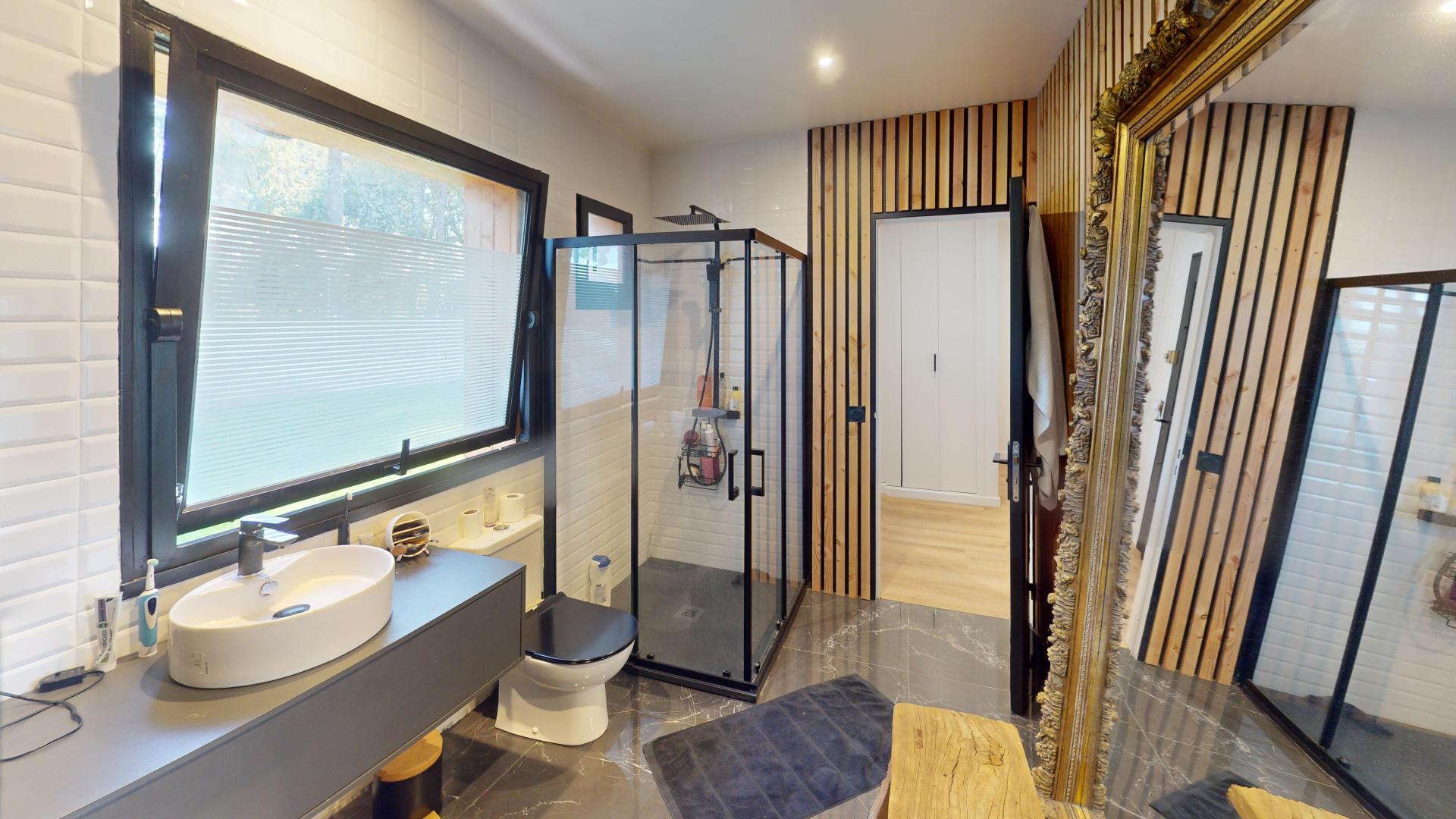 Photo 9 of the listing.