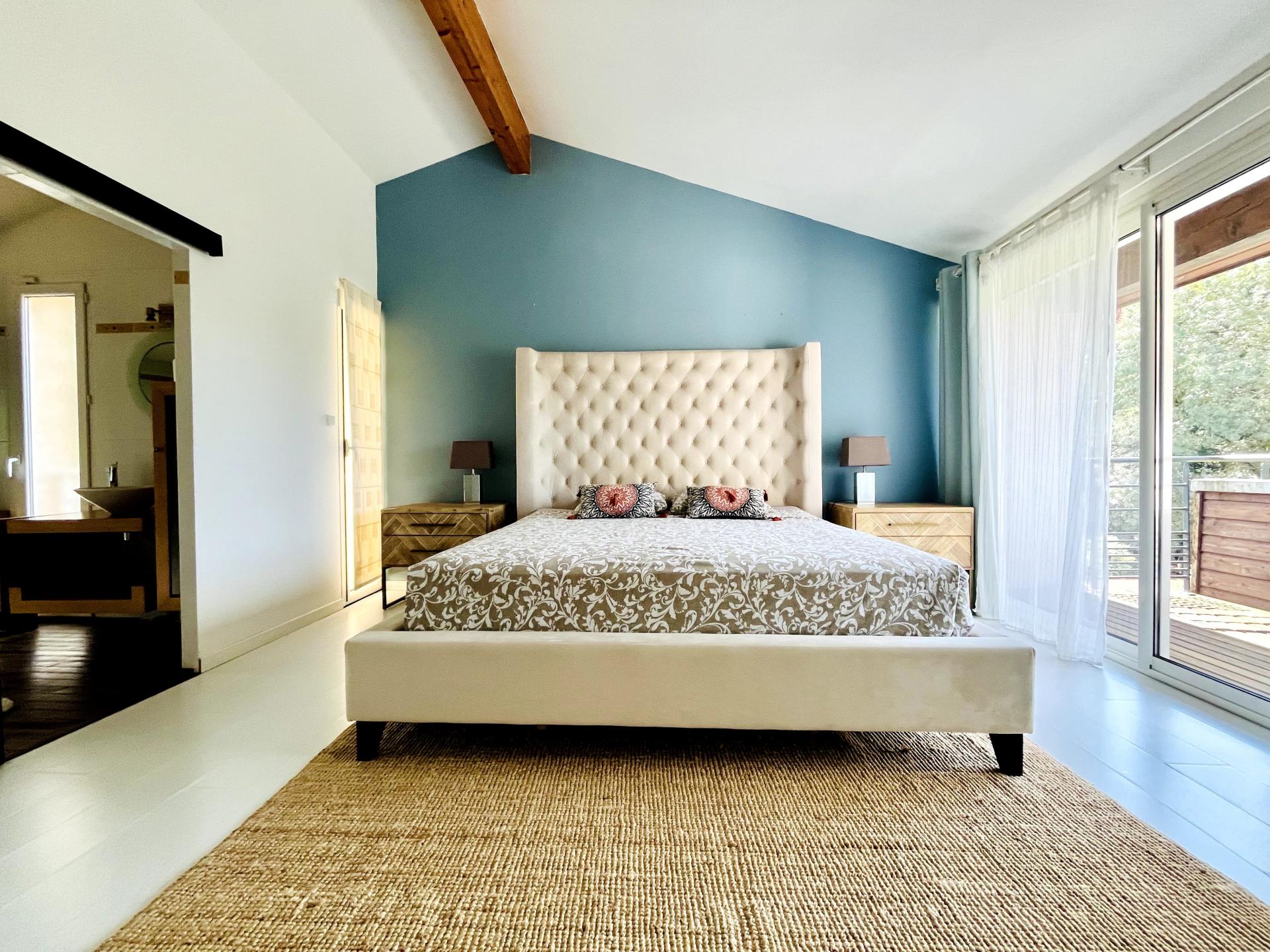 Photo 10 of the listing.