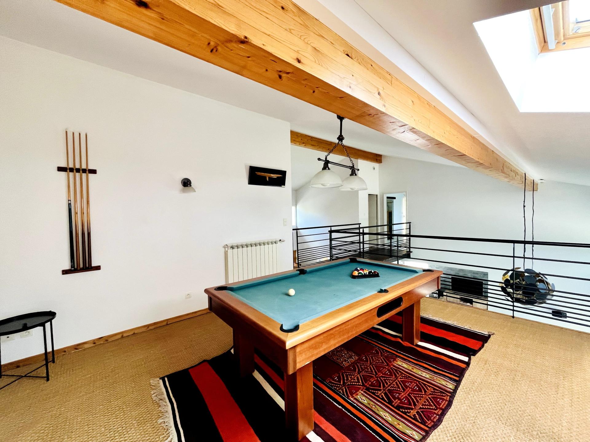 Photo 6 of the listing.