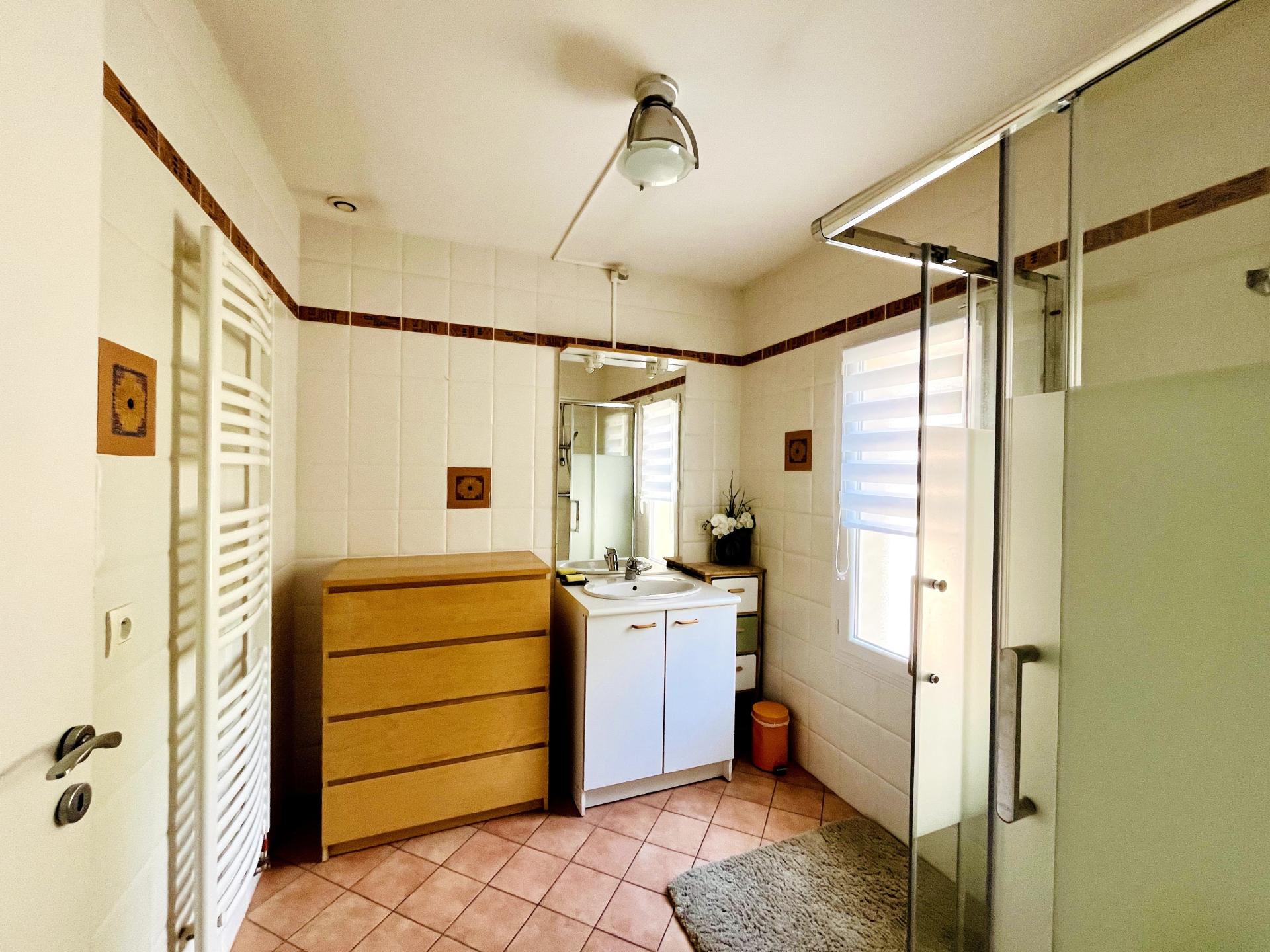 Photo 18 of the listing.