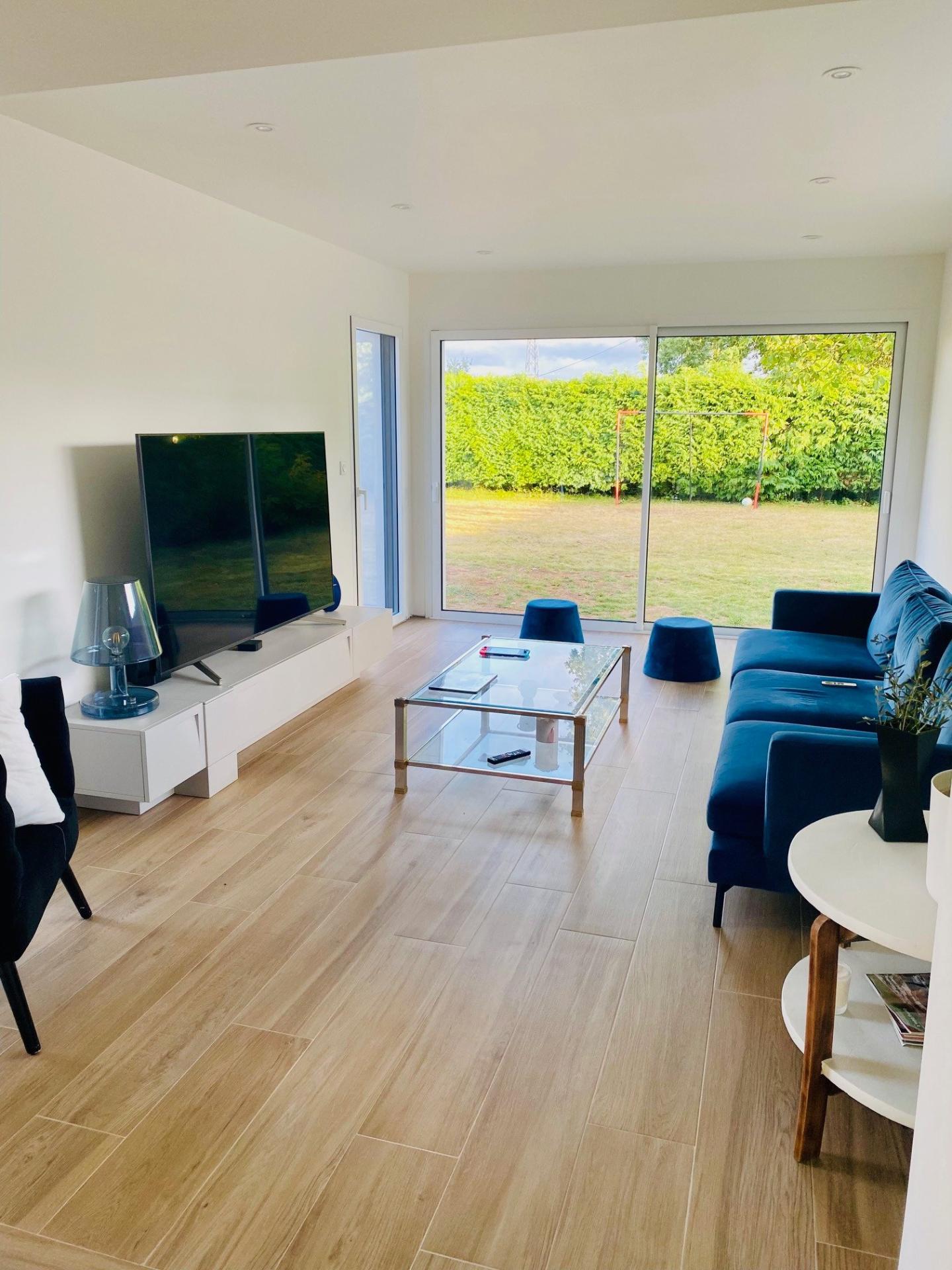 Photo 5 of the listing.